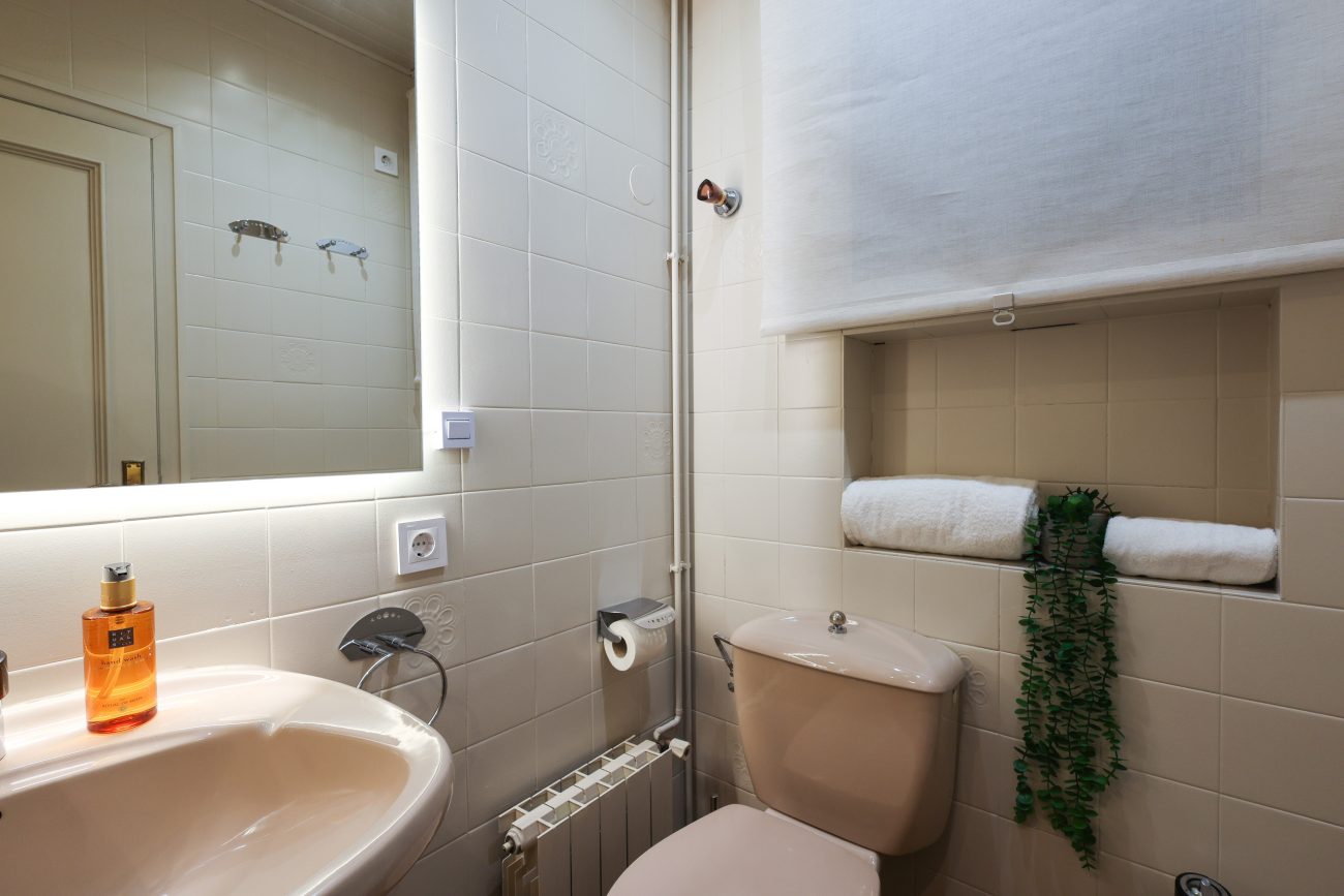 TEMPORARY RENTAL APARTMENT IN ENRIC GRANADOS, BARCELONA