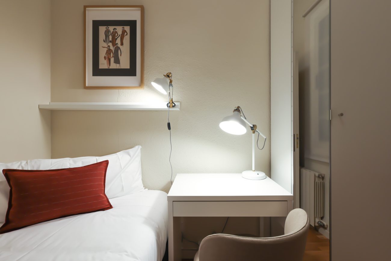TEMPORARY RENTAL APARTMENT IN ENRIC GRANADOS, BARCELONA