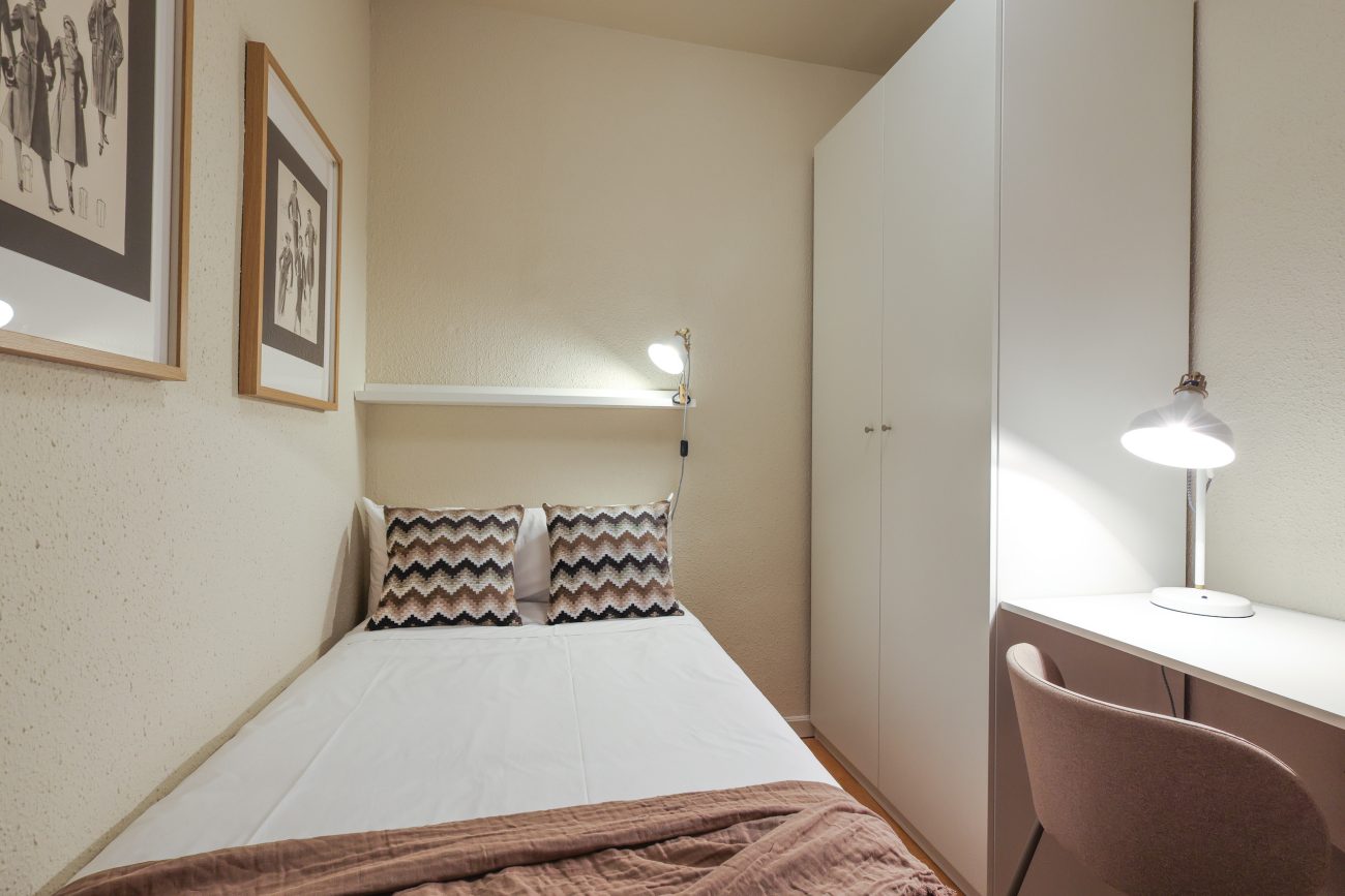 TEMPORARY RENTAL APARTMENT IN ENRIC GRANADOS, BARCELONA