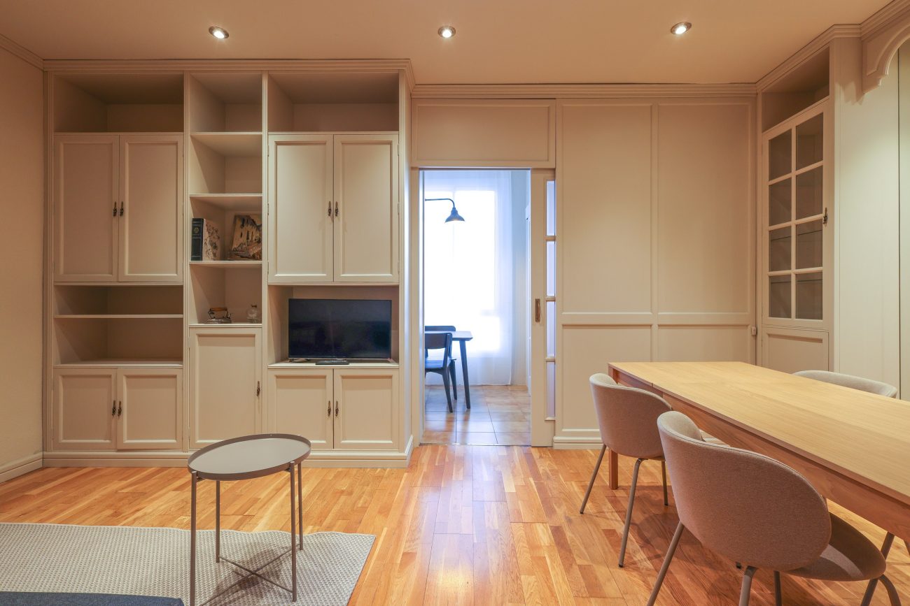 TEMPORARY RENTAL APARTMENT IN ENRIC GRANADOS, BARCELONA