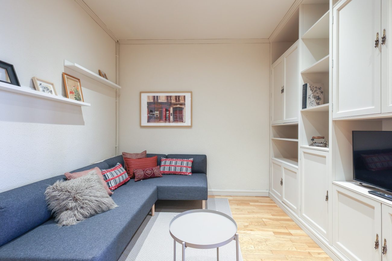 TEMPORARY RENTAL APARTMENT IN ENRIC GRANADOS, BARCELONA