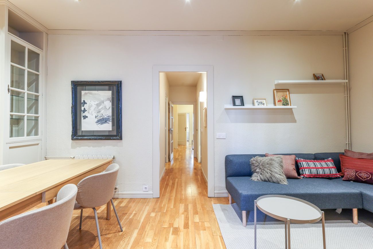 TEMPORARY RENTAL APARTMENT IN ENRIC GRANADOS, BARCELONA