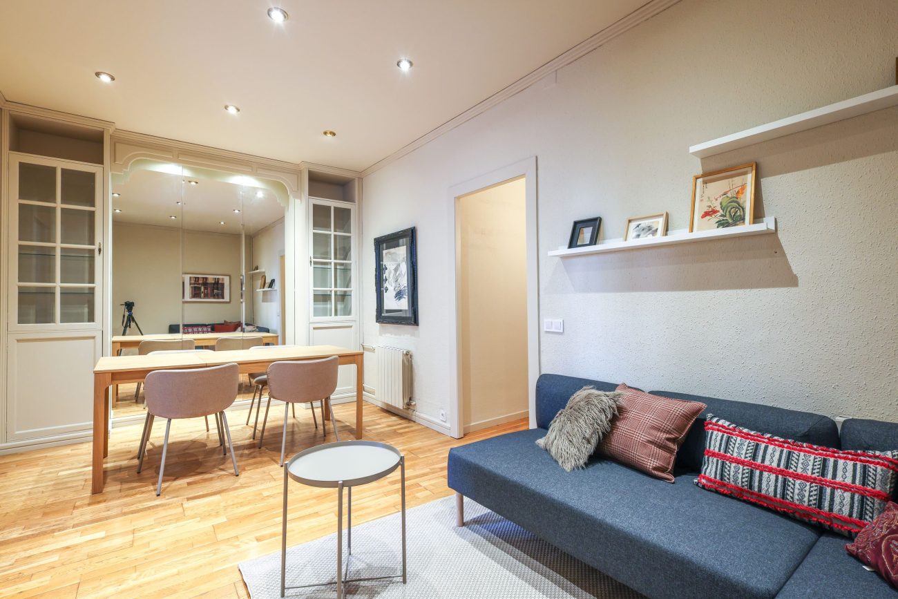 TEMPORARY RENTAL APARTMENT IN ENRIC GRANADOS, BARCELONA