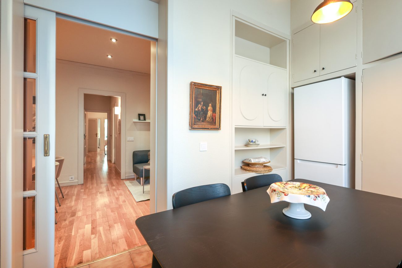 TEMPORARY RENTAL APARTMENT IN ENRIC GRANADOS, BARCELONA