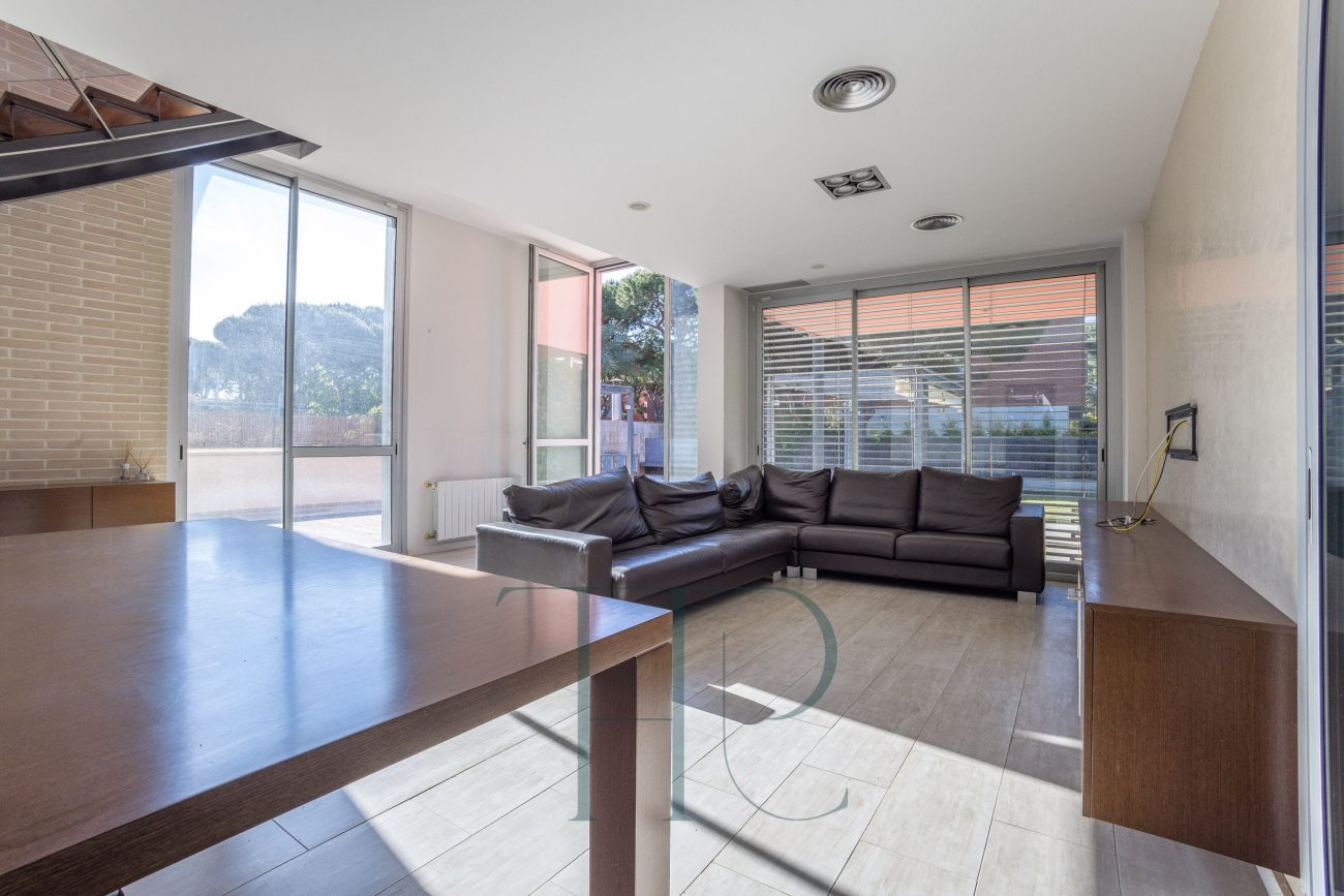 A Dream Villa Just 200 Meters from the Sea