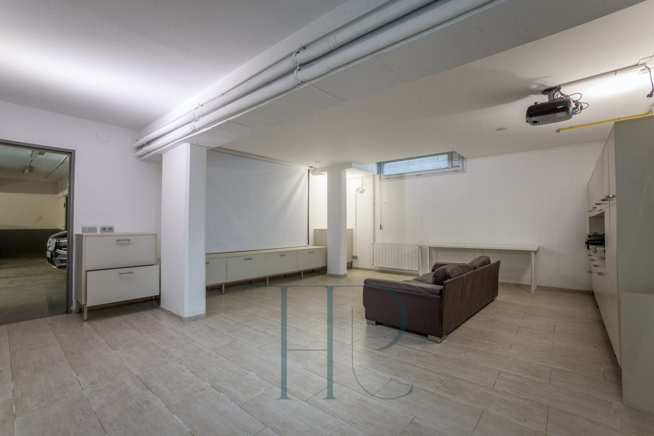 A Dream Villa Just 200 Meters from the Sea