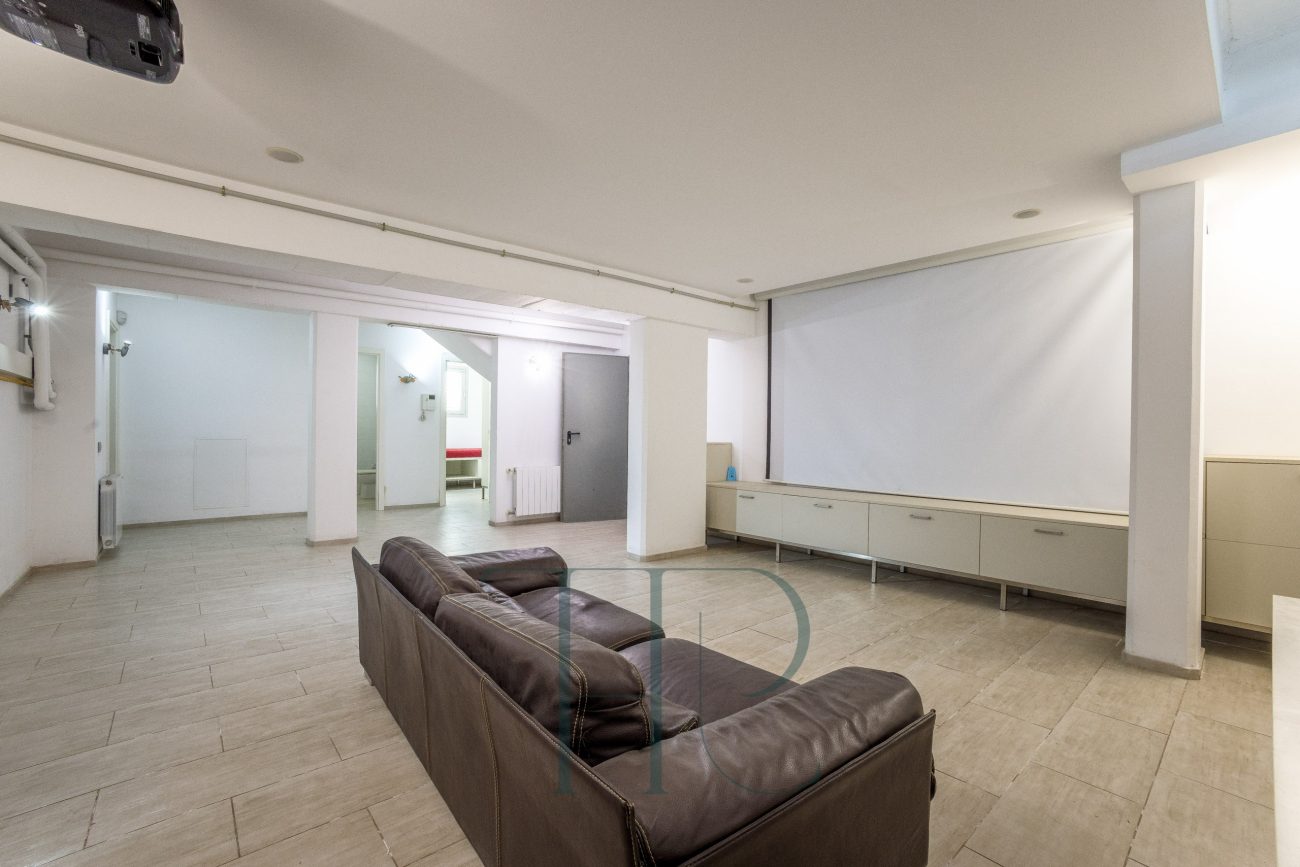 A Dream Villa Just 200 Meters from the Sea