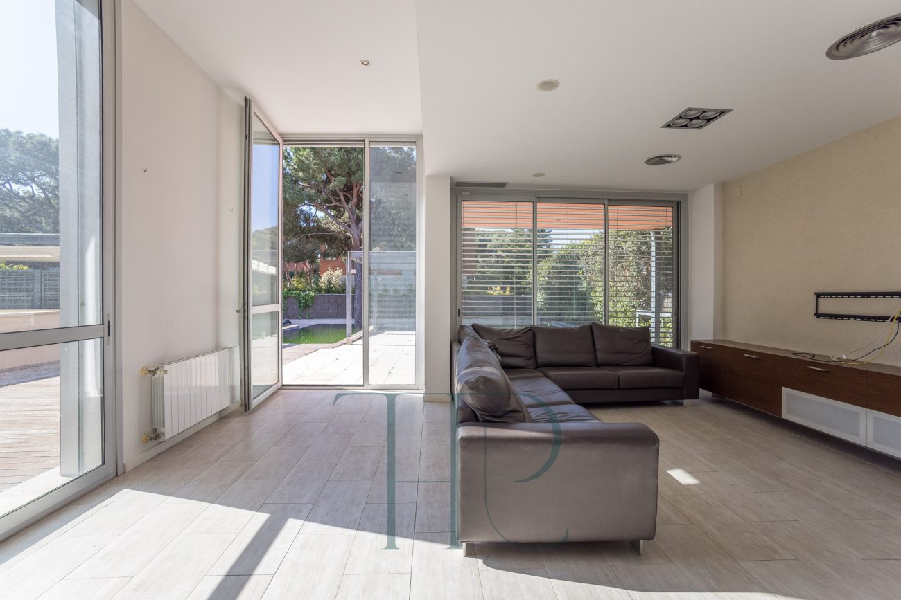 A Dream Villa Just 200 Meters from the Sea