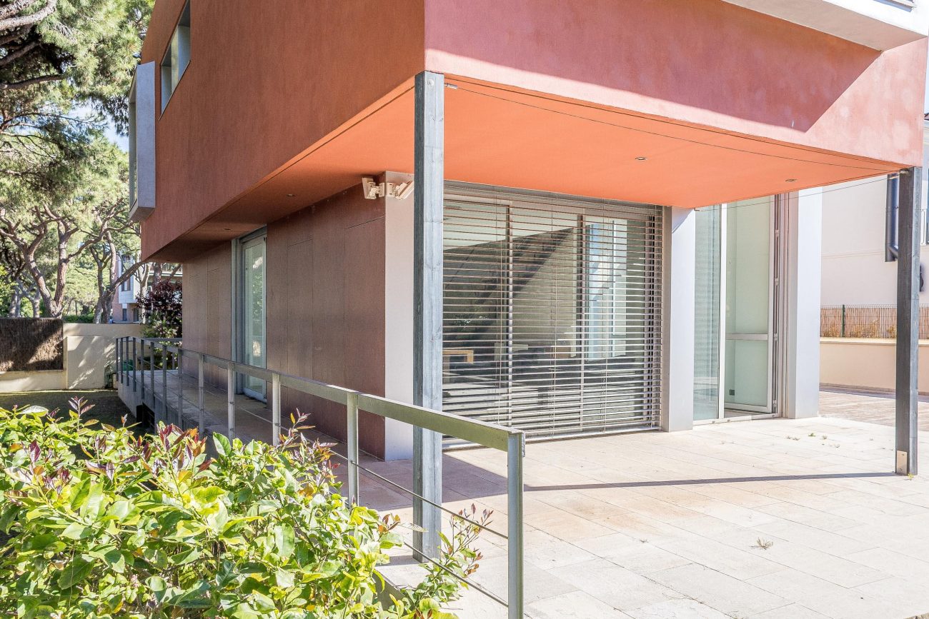 A Dream Villa Just 200 Meters from the Sea