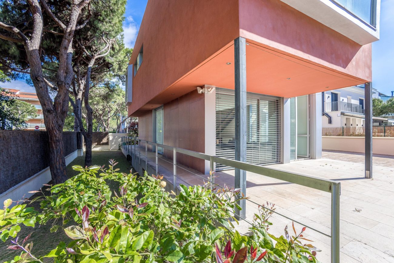 A Dream Villa Just 200 Meters from the Sea