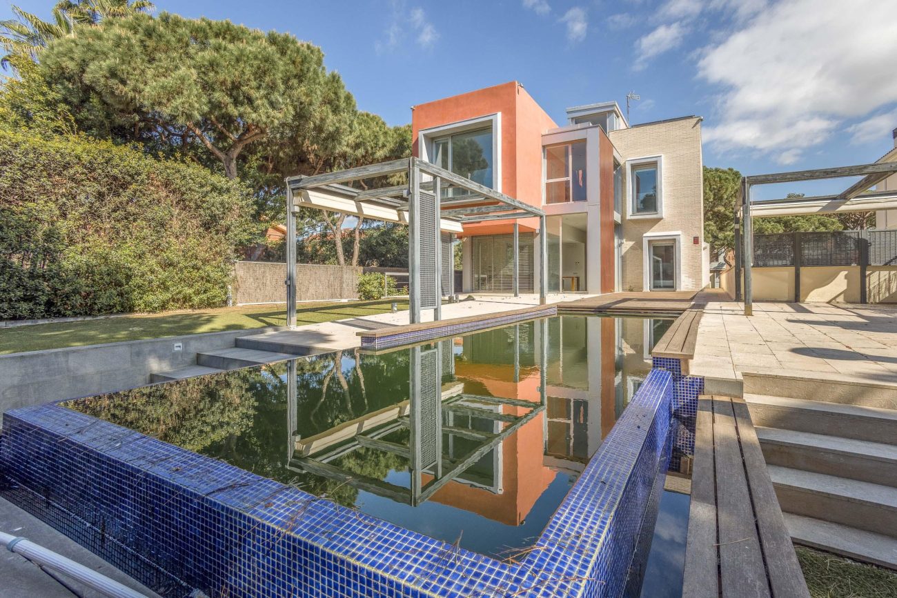 A Dream Villa Just 200 Meters from the Sea