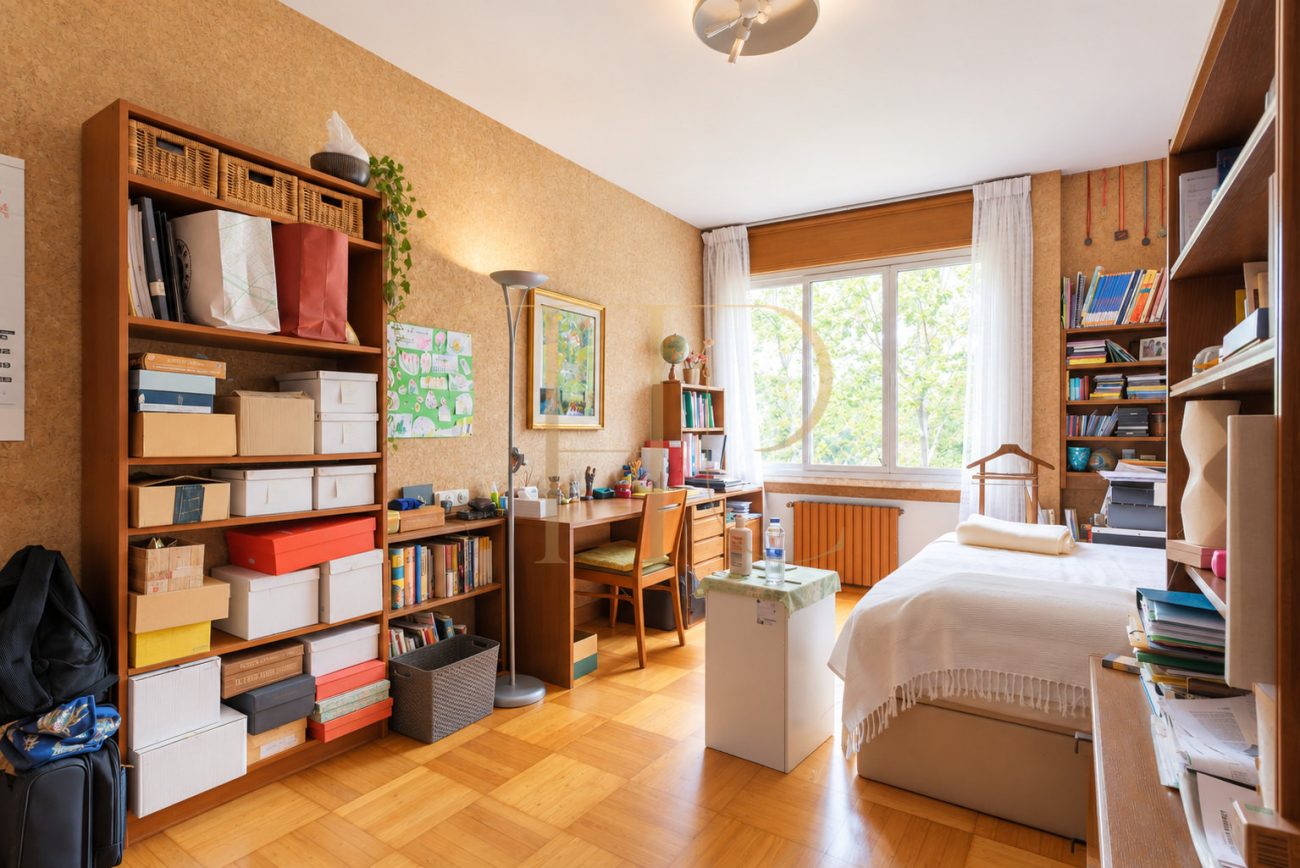Apartment with terrace and pool in Pedralbes