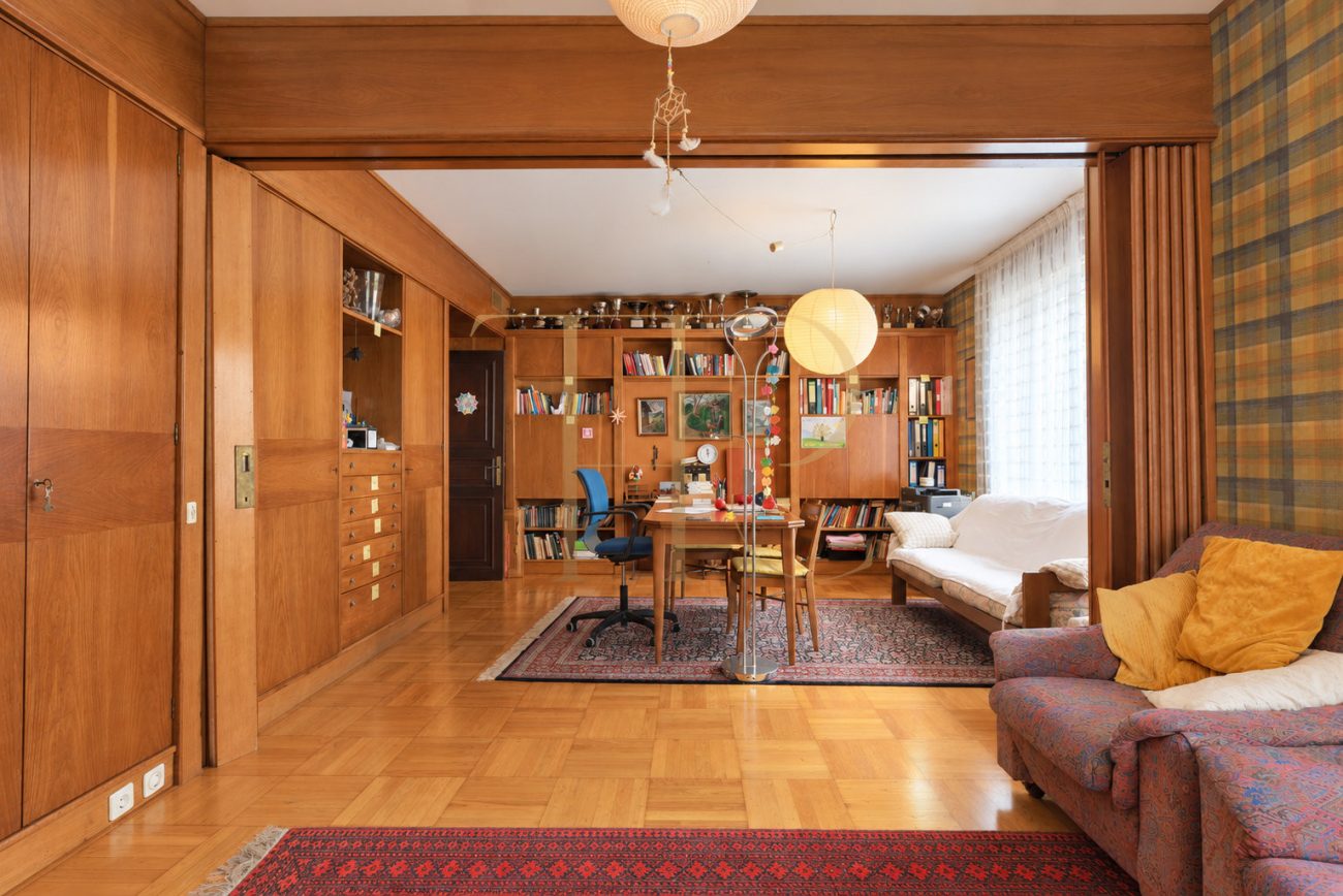 Apartment with terrace and pool in Pedralbes