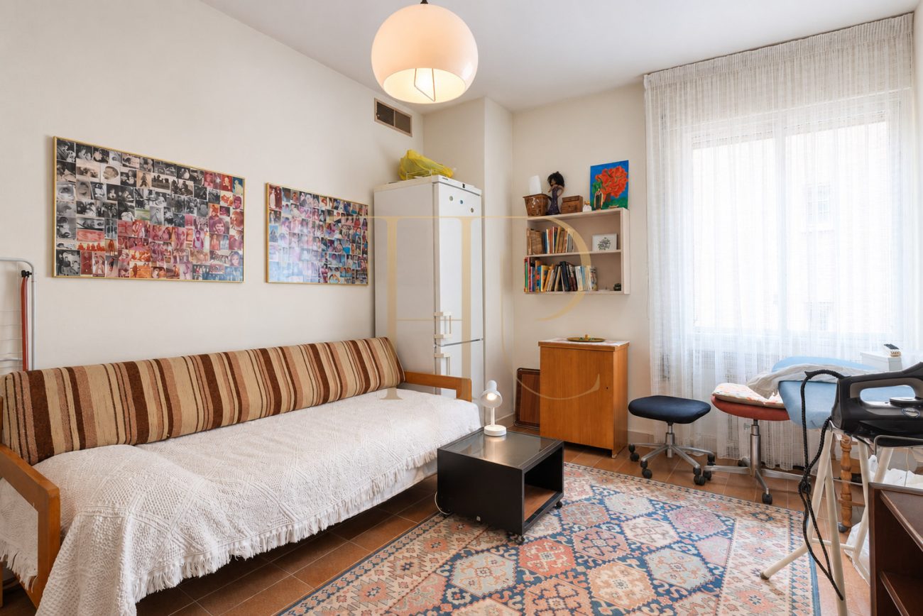 Apartment with terrace and pool in Pedralbes