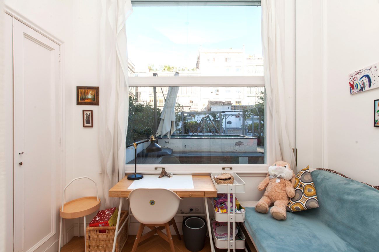 Luxury apartment with large terrace close to Passeig de Gracia