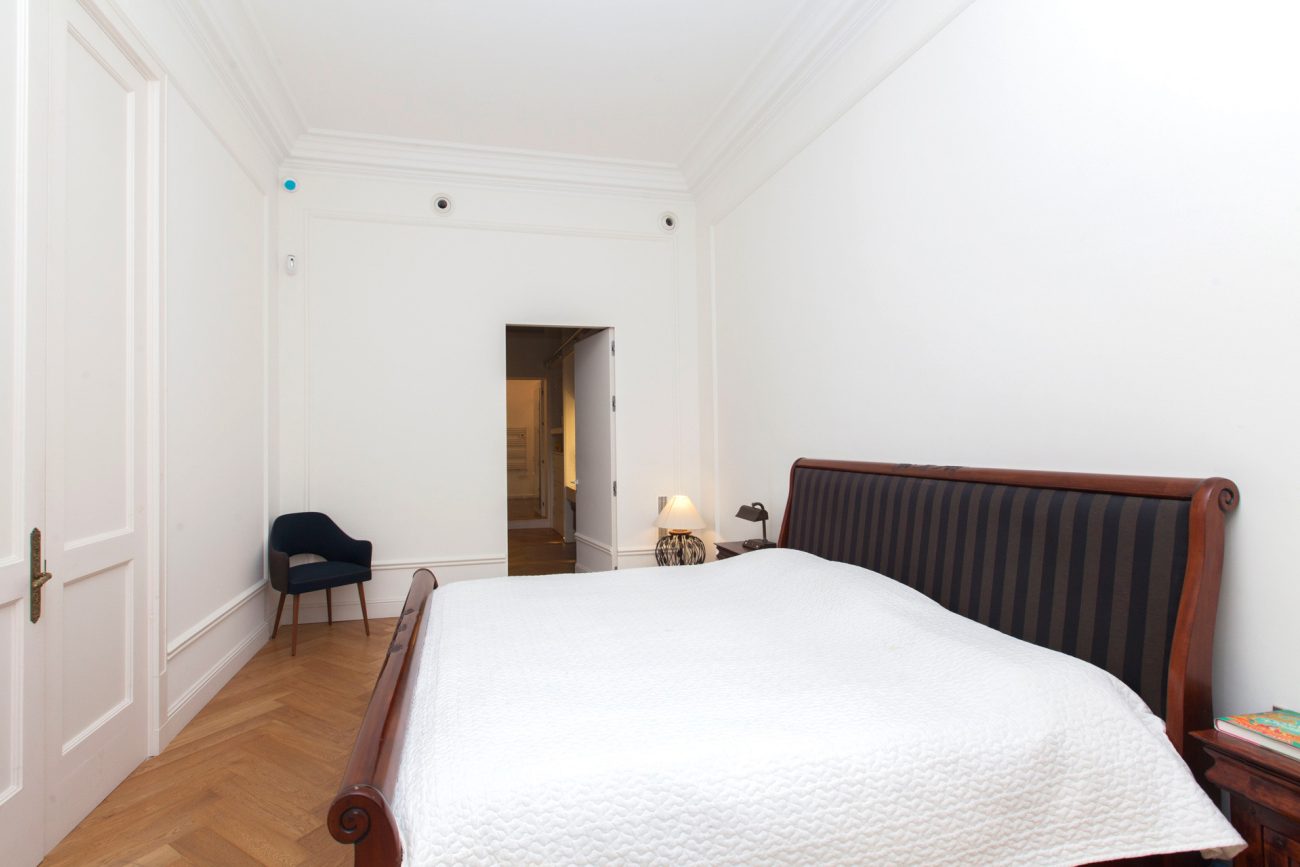 Luxury apartment with large terrace close to Passeig de Gracia