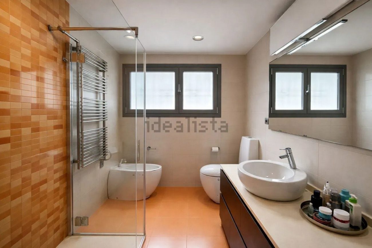 Villa for rent in Castelldefels Playa — second line to the sea with garden, pool and sauna