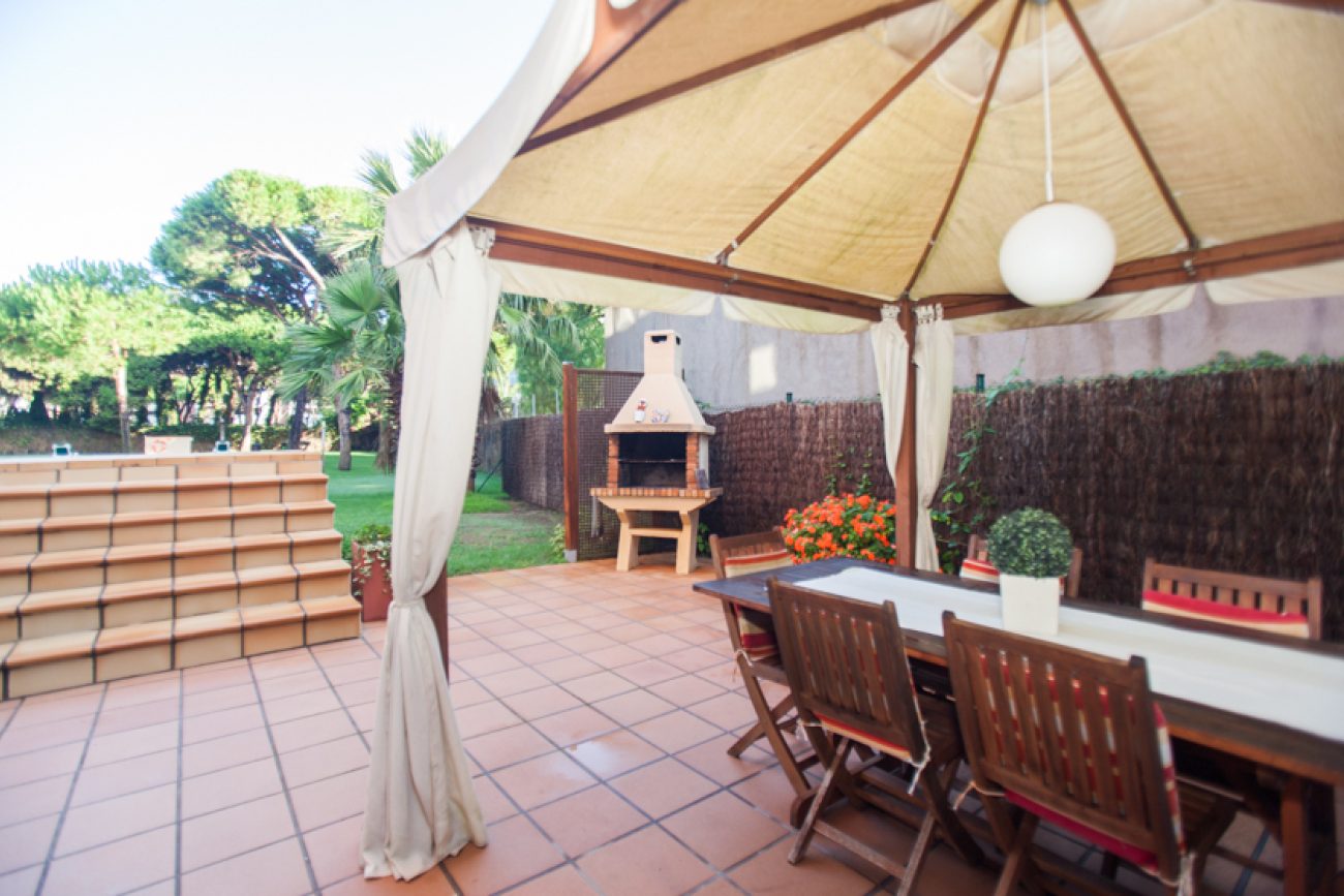 Semi-detached house close to the beach