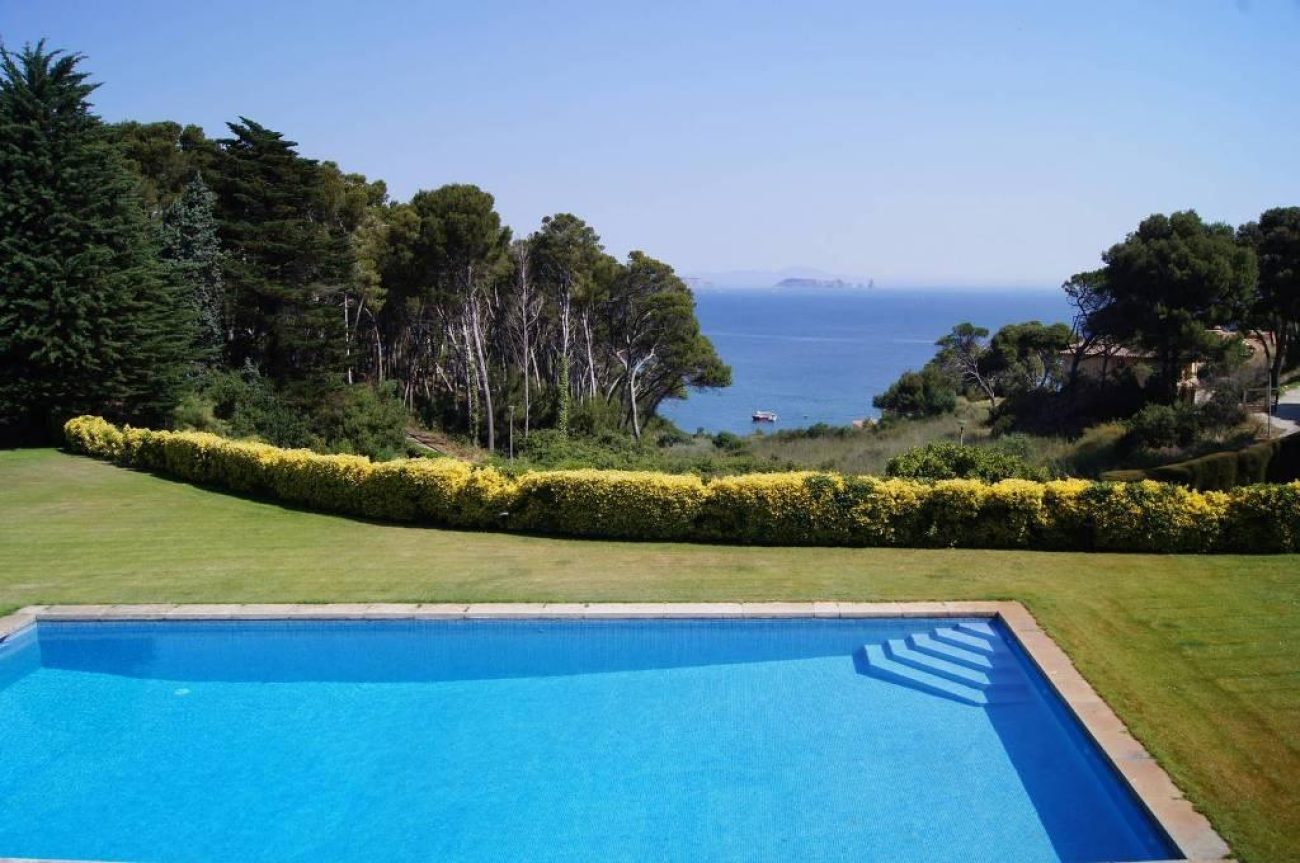 Stunning villa for sale in Sa Riera