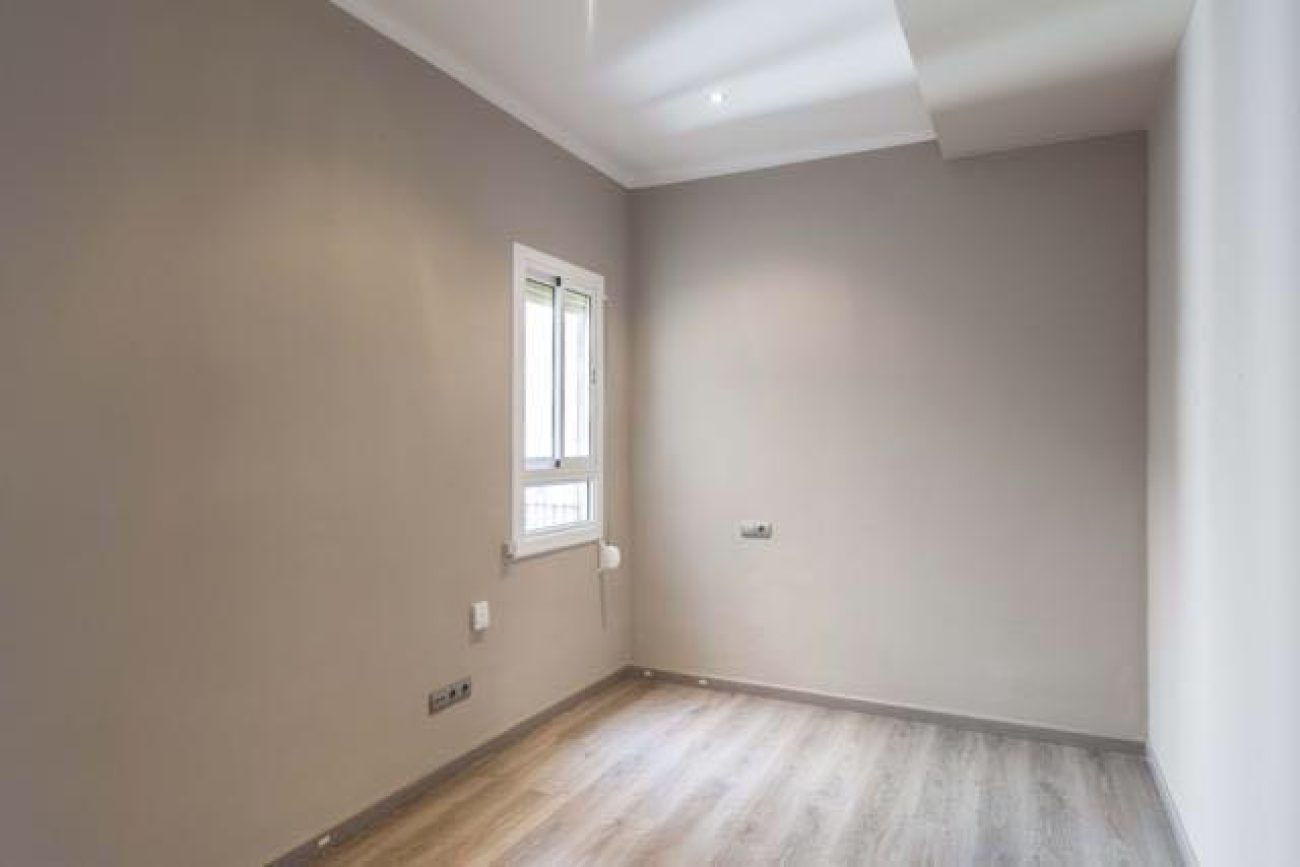 Attic flat with terrace in Nova Esquerra de l’Eixample