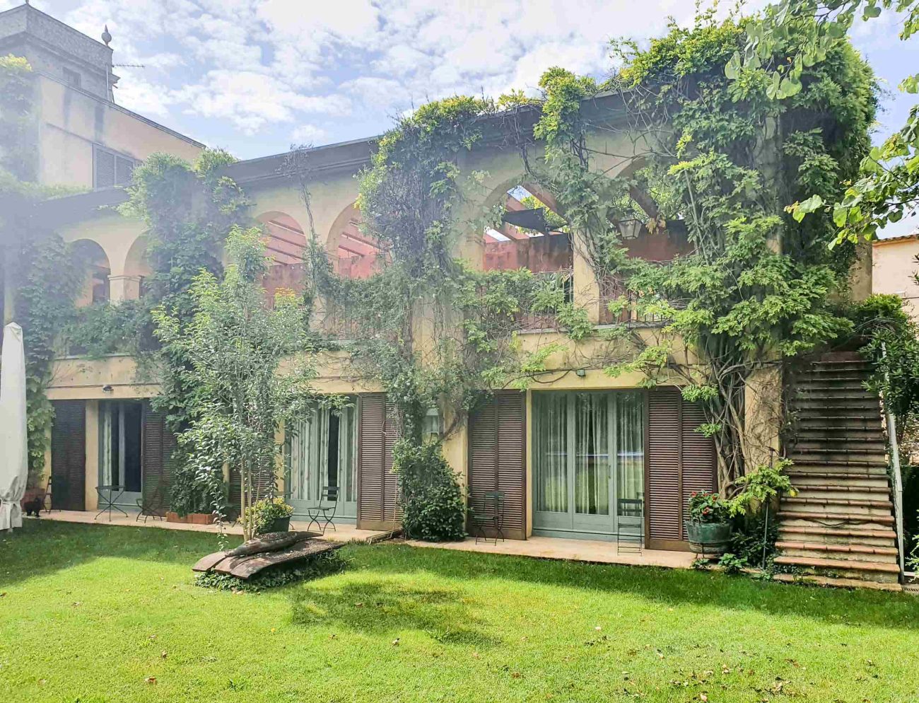 Stately 17th century mansion in Emporda