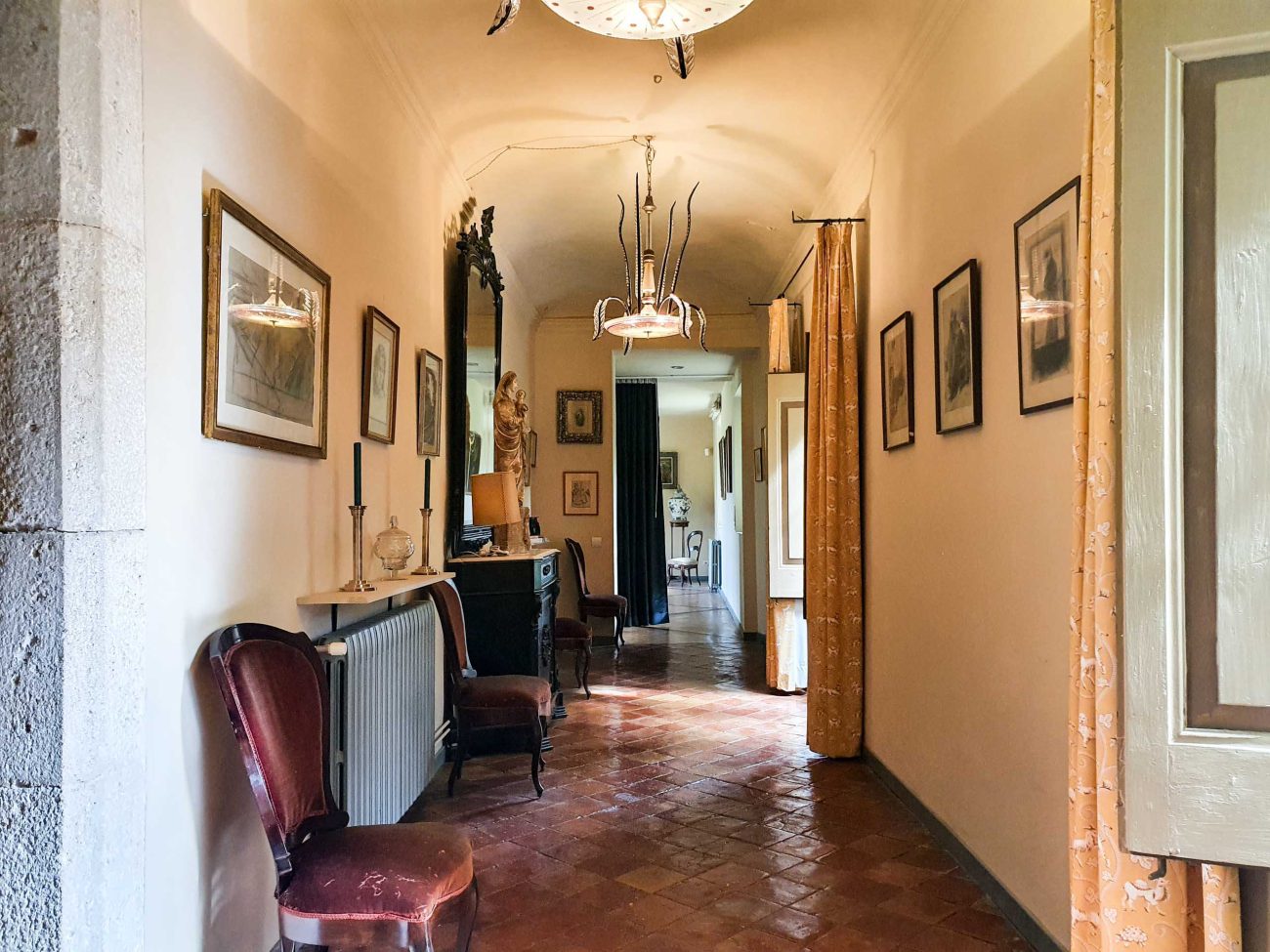 Stately 17th century mansion in Emporda
