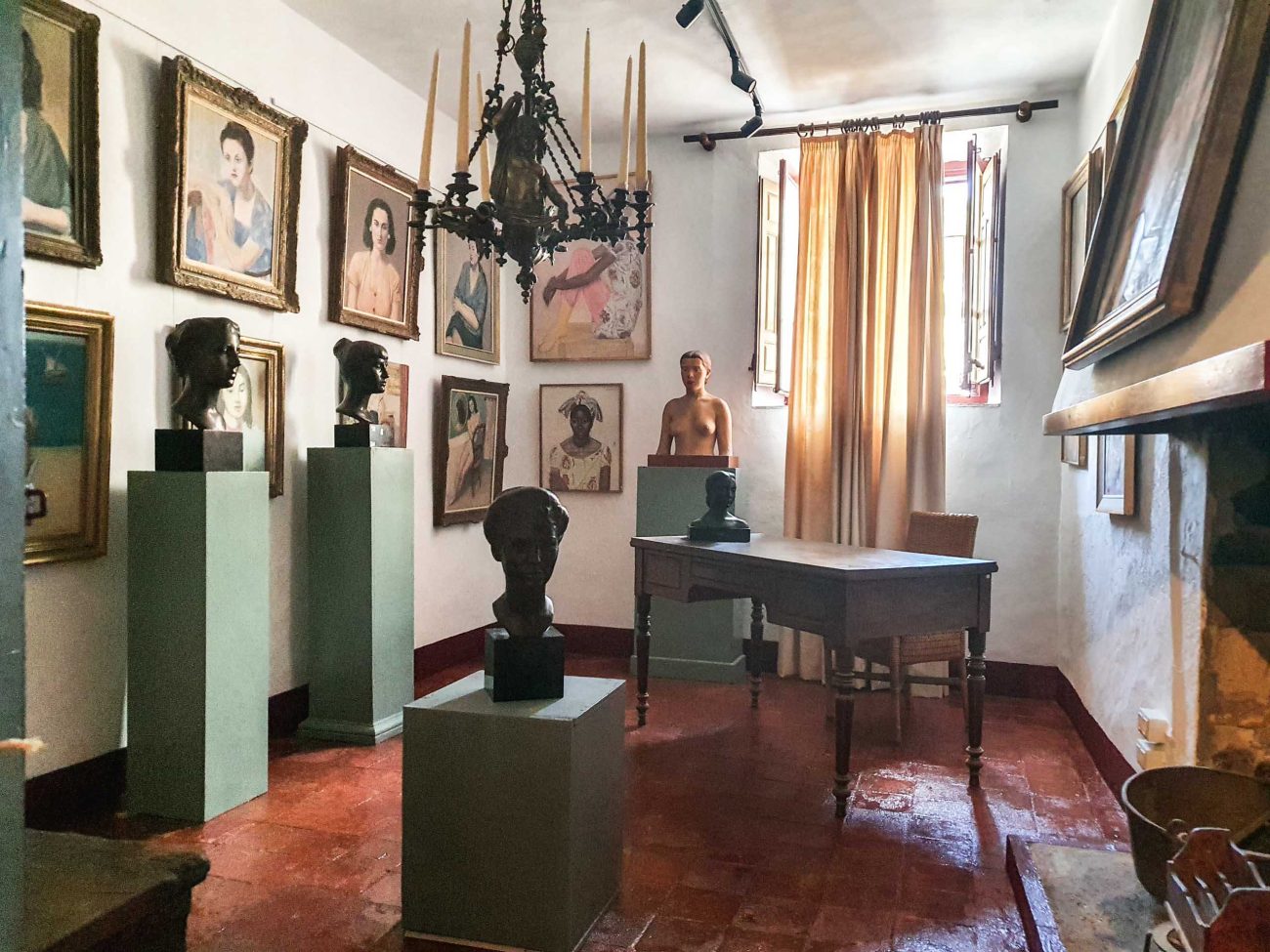 Stately 17th century mansion in Emporda