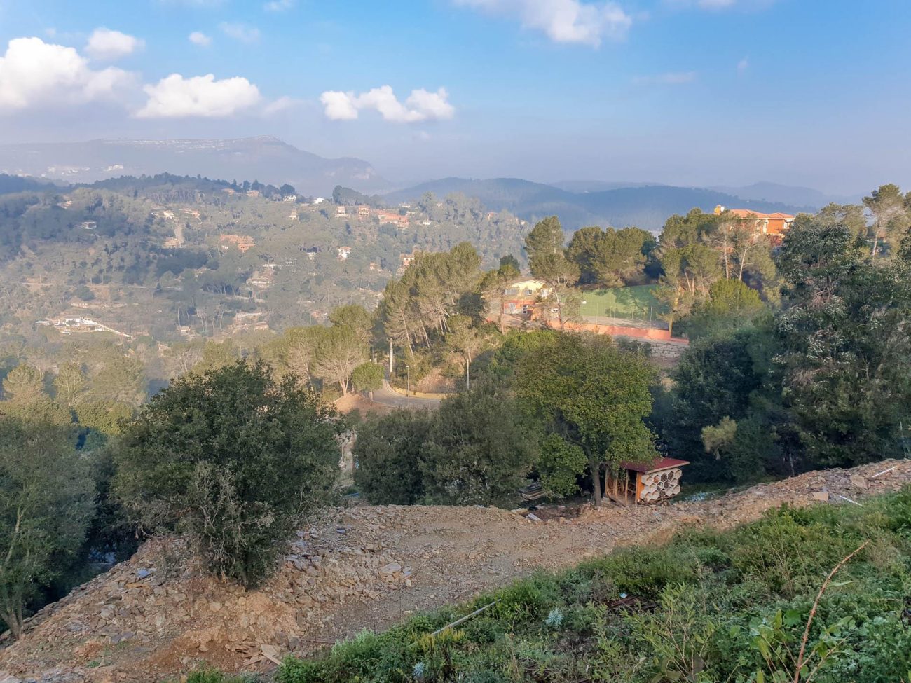Magnificent plot with panoramic views close to Barcelona