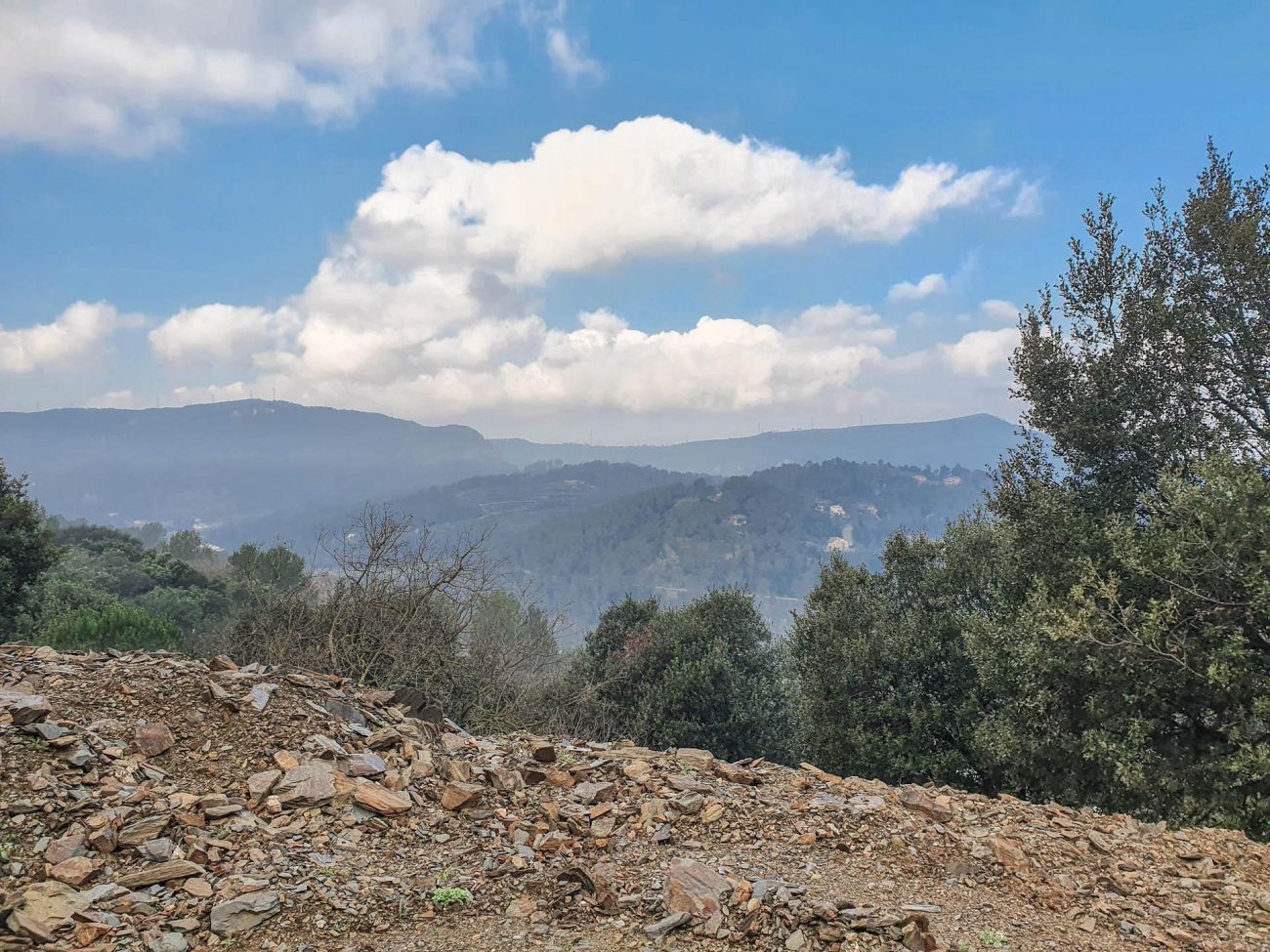 Magnificent plot with panoramic views close to Barcelona