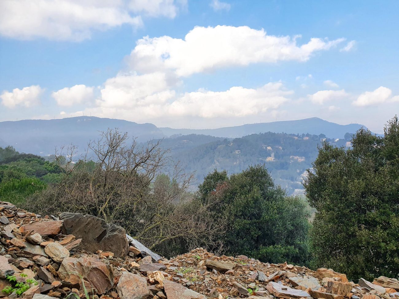 Magnificent plot with panoramic views close to Barcelona