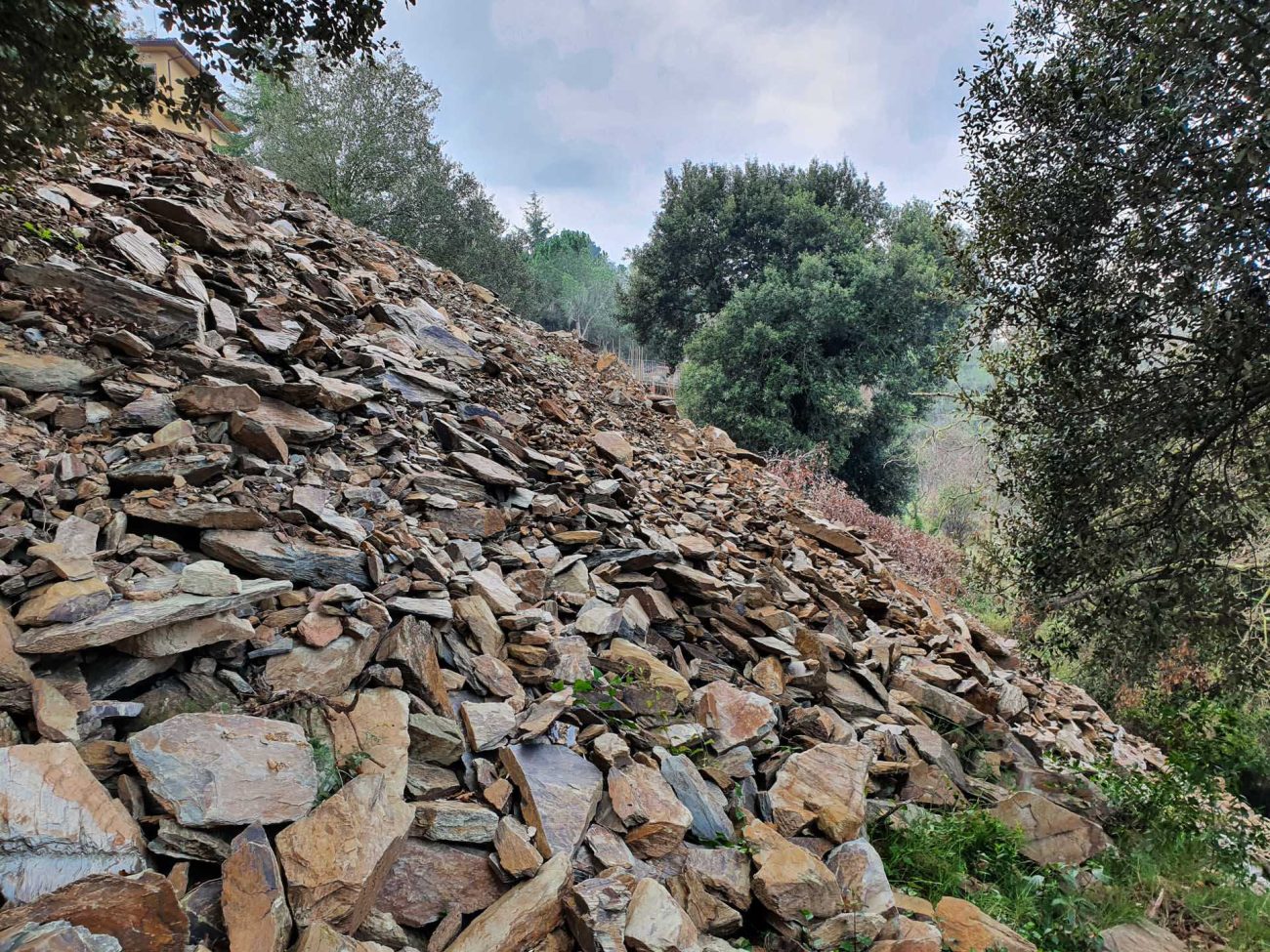 Magnificent plot with panoramic views close to Barcelona