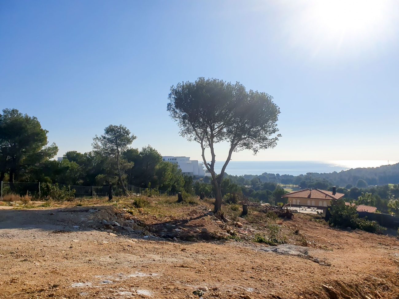 Magnificent plot with sea views in Sitges