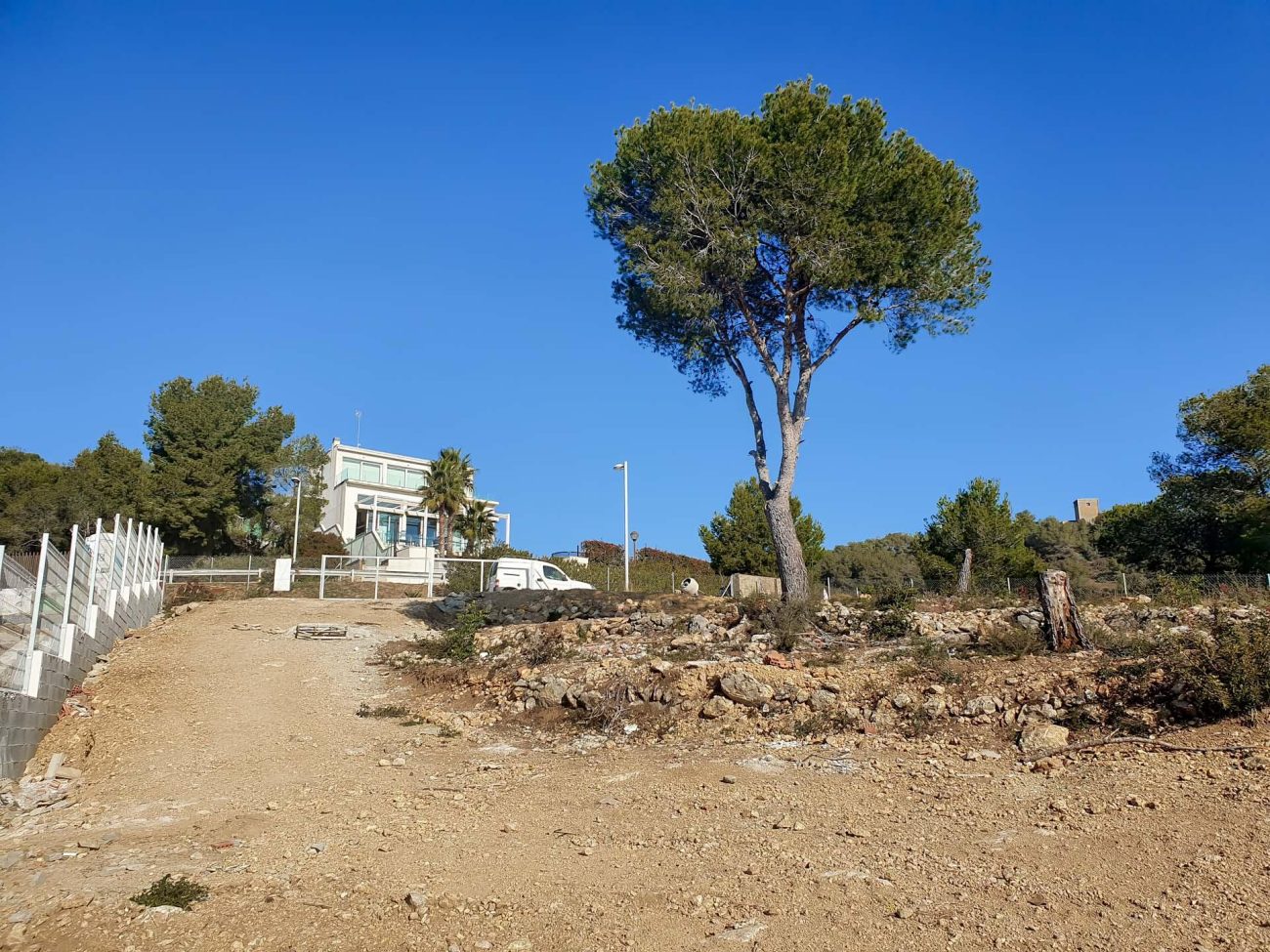 Magnificent plot with sea views in Sitges