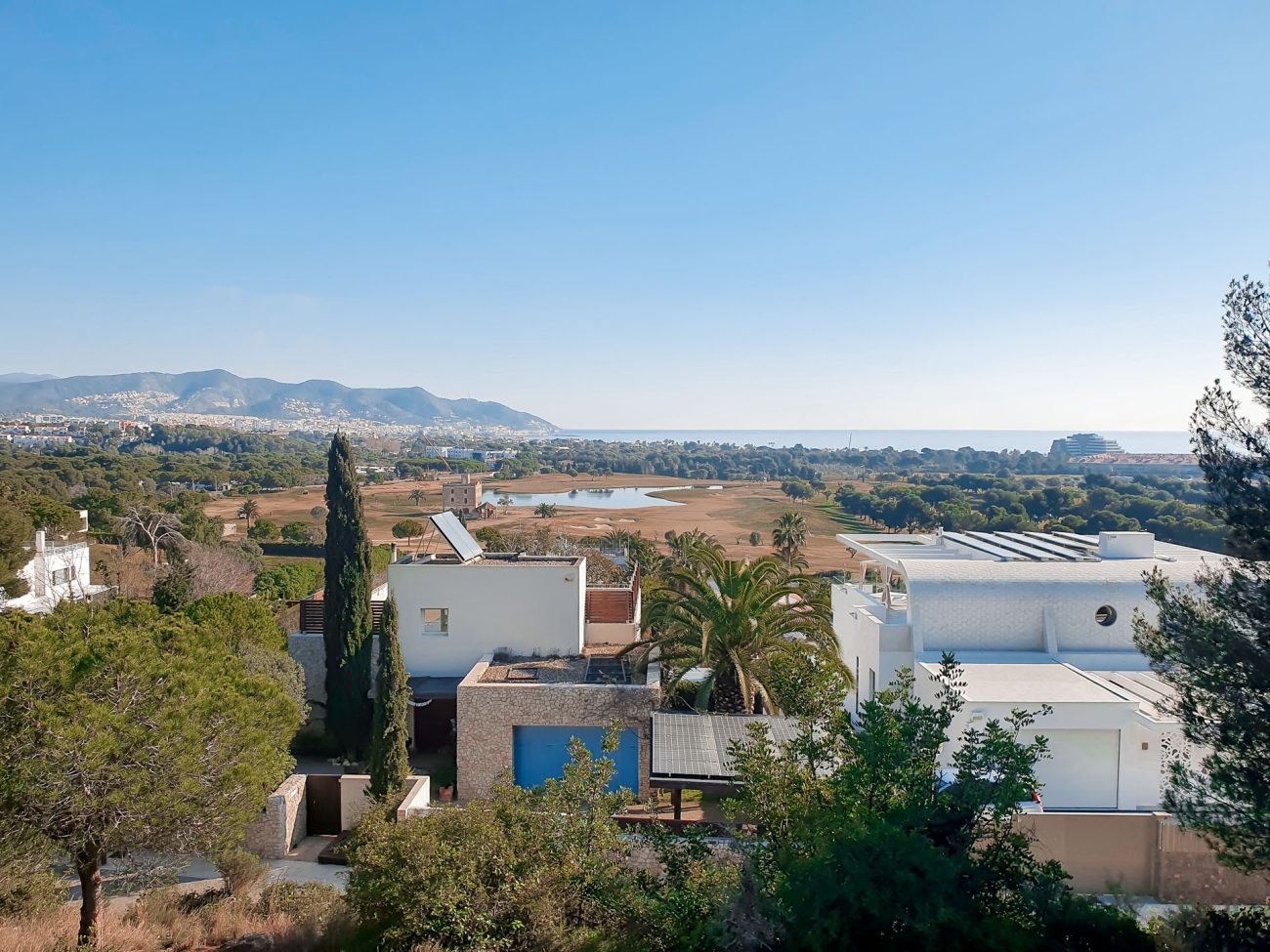 Magnificent plot with sea views in Sitges