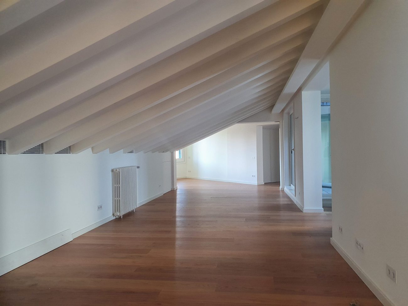 Dream duplex penthouse in Casa Burés: the charm of Barcelona's Eixample