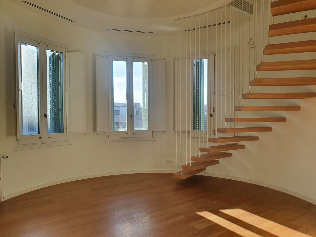 Dream duplex penthouse in Casa Burés: the charm of Barcelona's Eixample