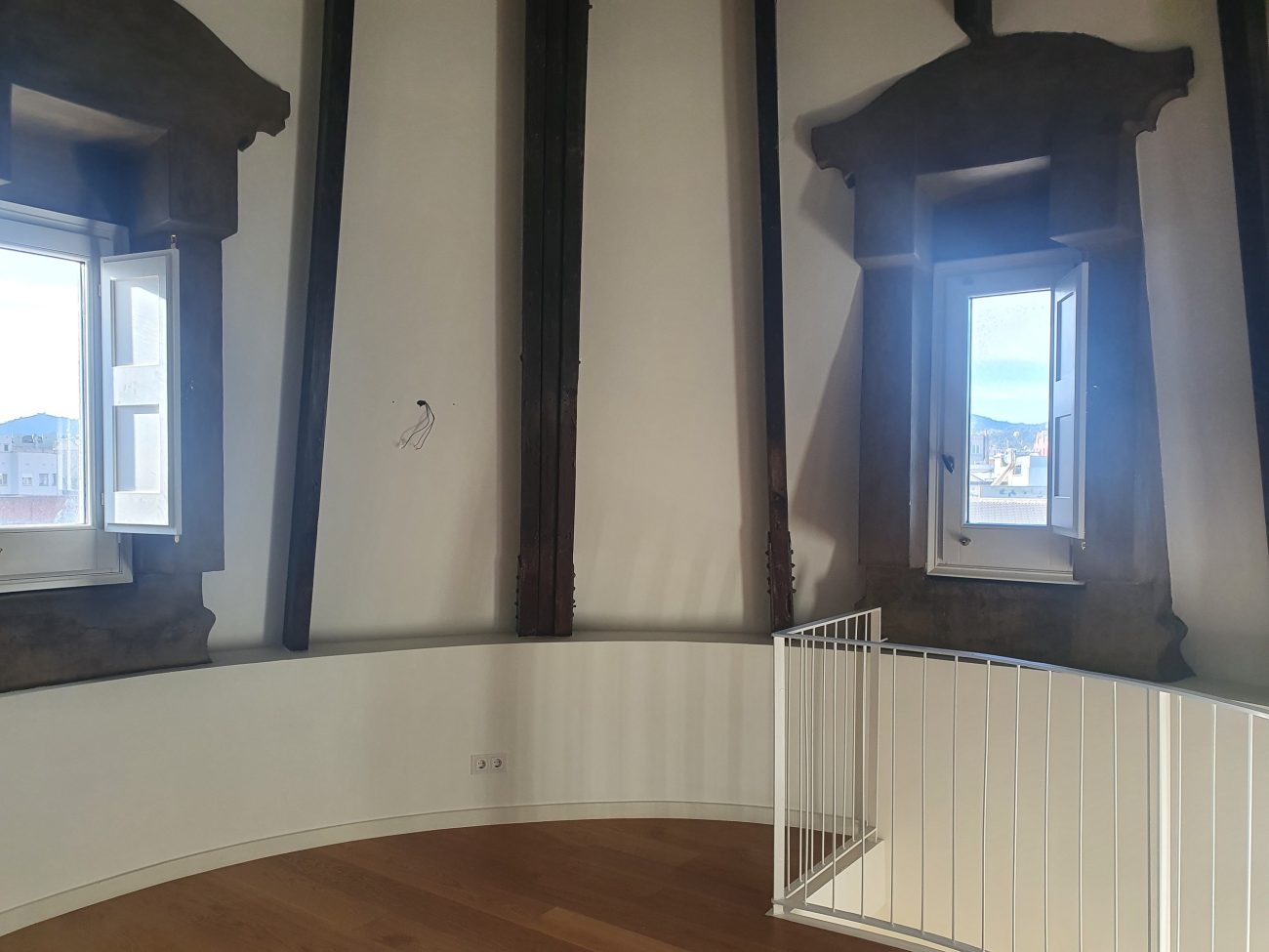 Dream duplex penthouse in Casa Burés: the charm of Barcelona's Eixample
