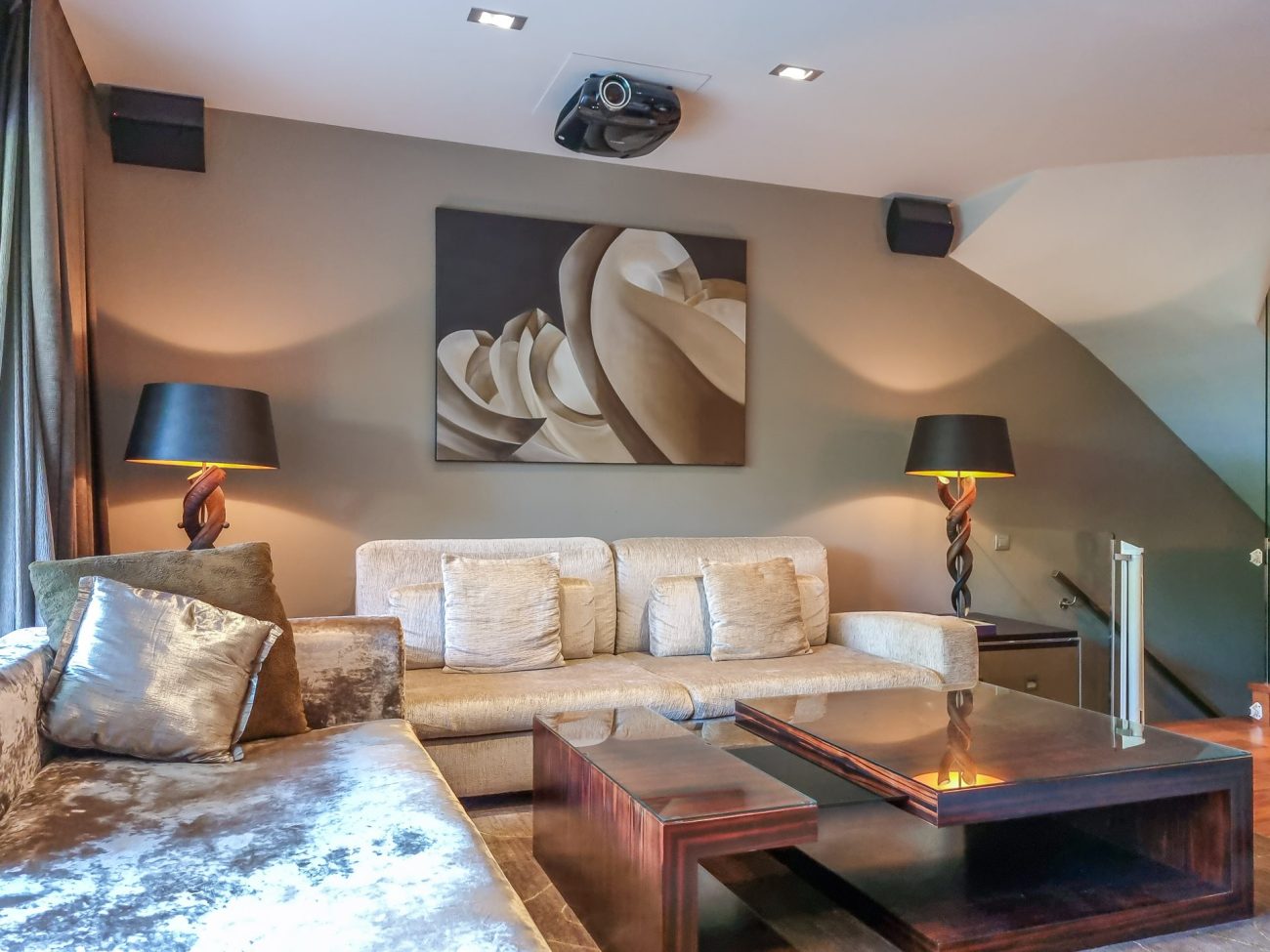 Cozy furnished apartment with private access to the sea