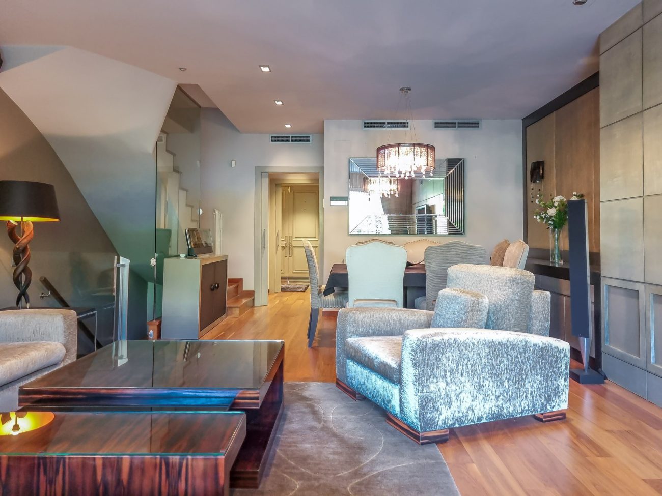Cozy furnished apartment with private access to the sea