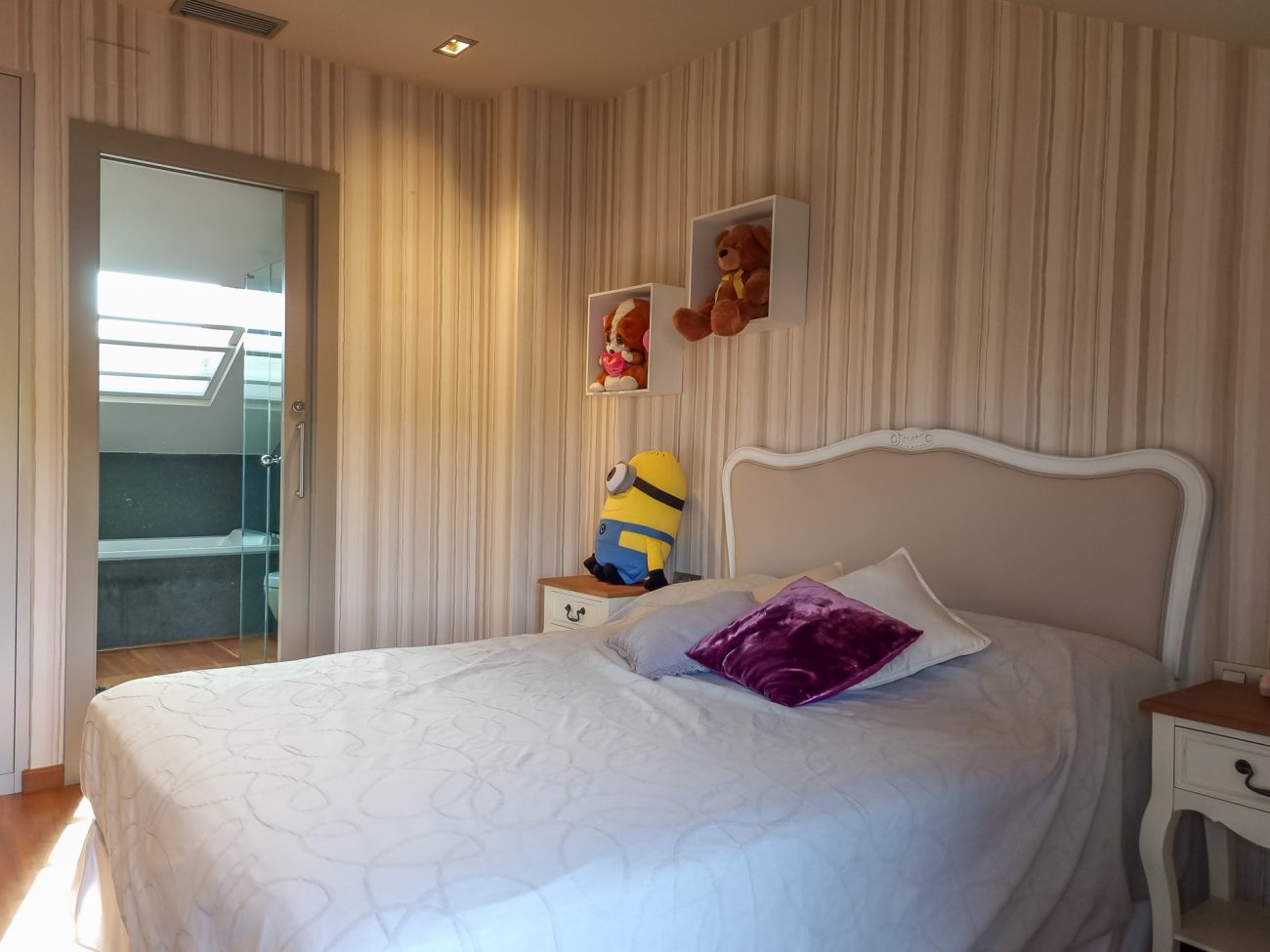 Cozy furnished apartment with private access to the sea