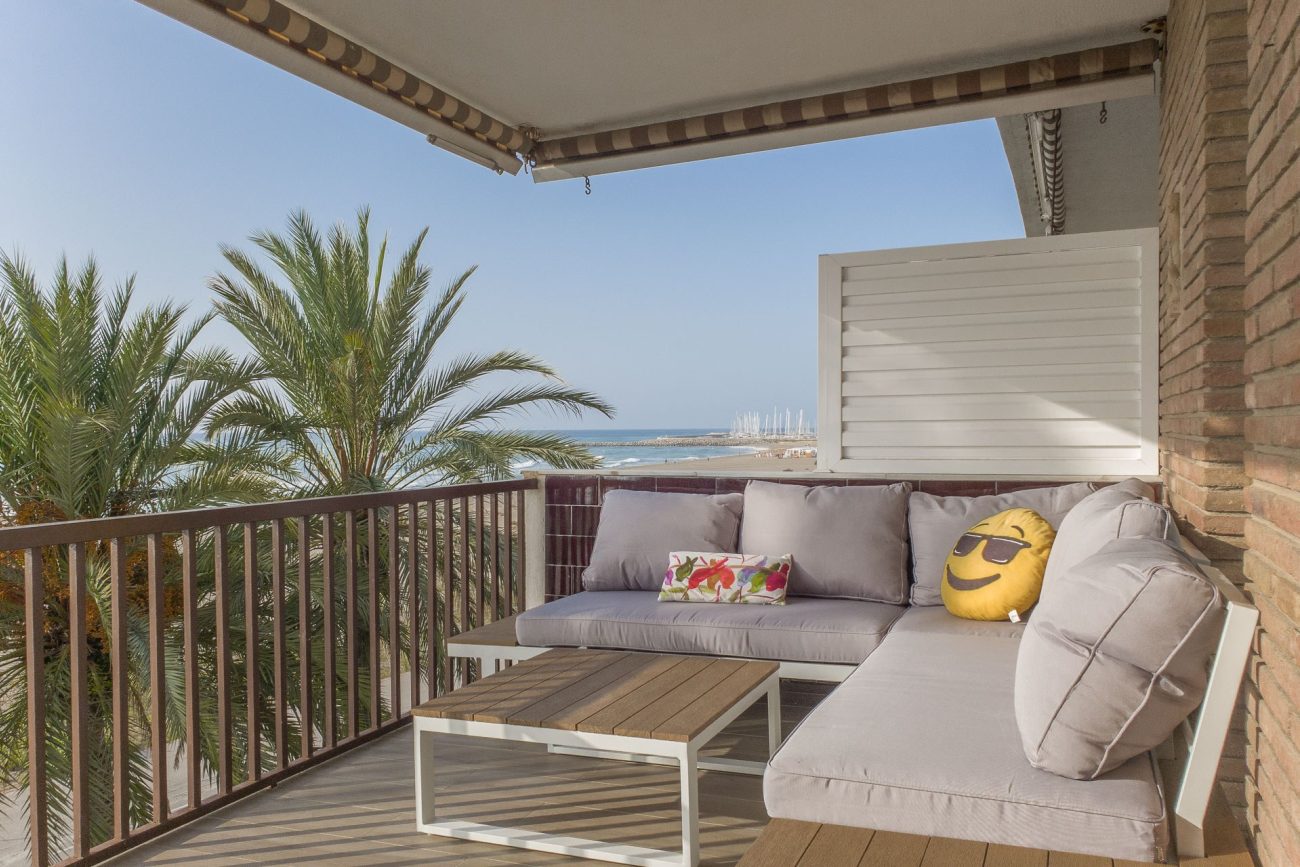 Cozy, bright and spacious apartment for rent in Castelldefels