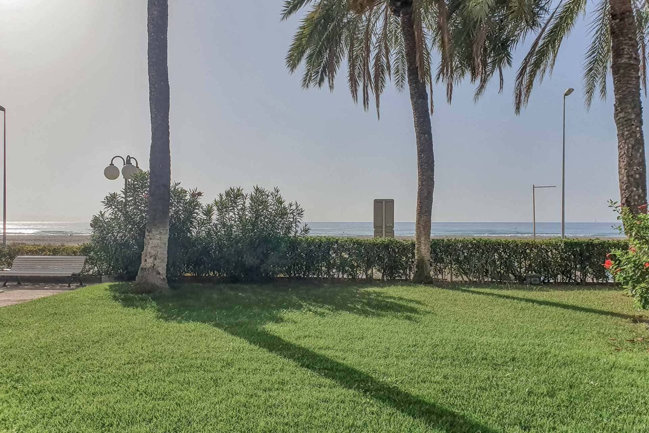 Cozy, bright and spacious apartment for rent in Castelldefels