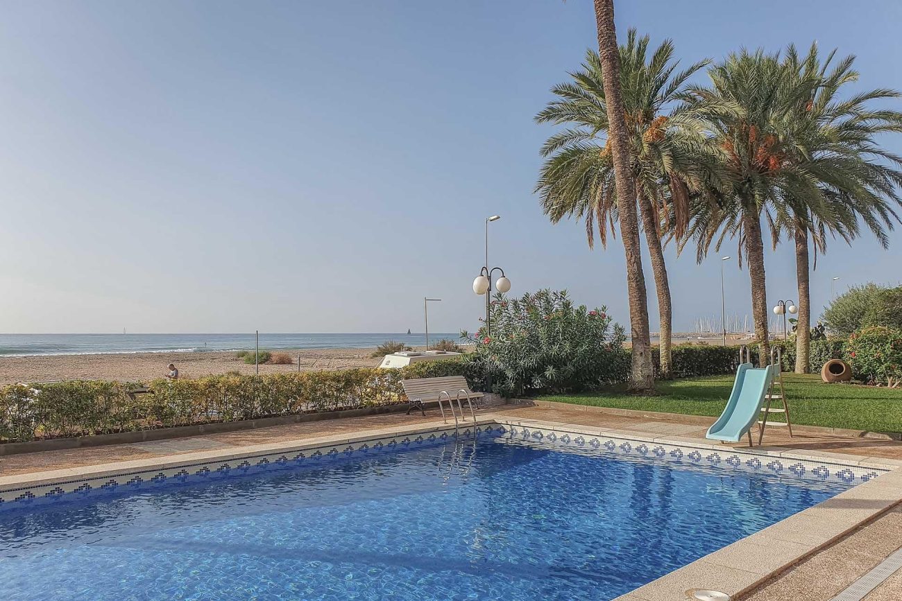 Cozy, bright and spacious apartment for rent in Castelldefels