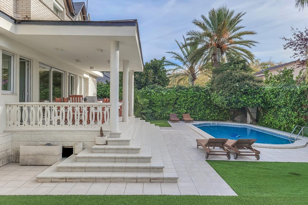 Cozy independent house in Castelldefels