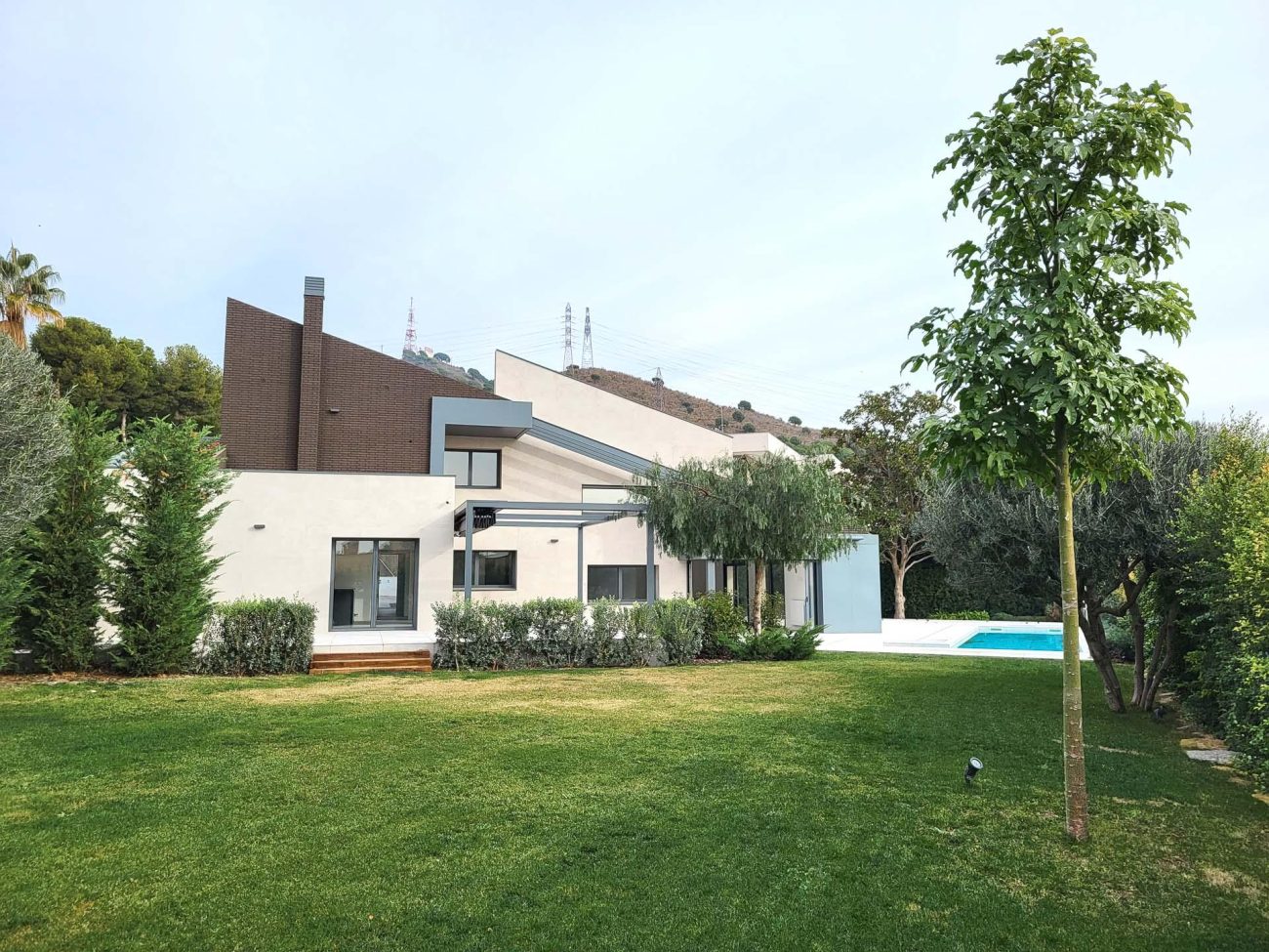 Fully renovated private villa