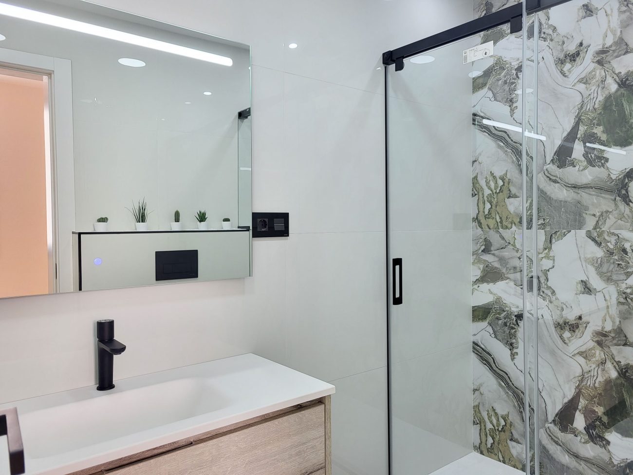 The apartment is located in the heart of Barcelona, in one of the most prestigious neighborhoods, L'Esquerra de l'Eixample