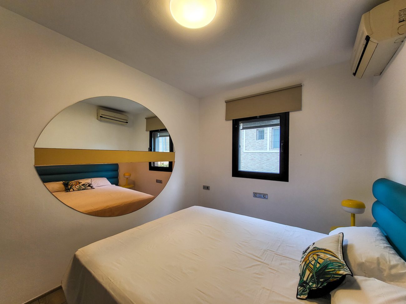 Exclusive luxury residence jest steps from the beach