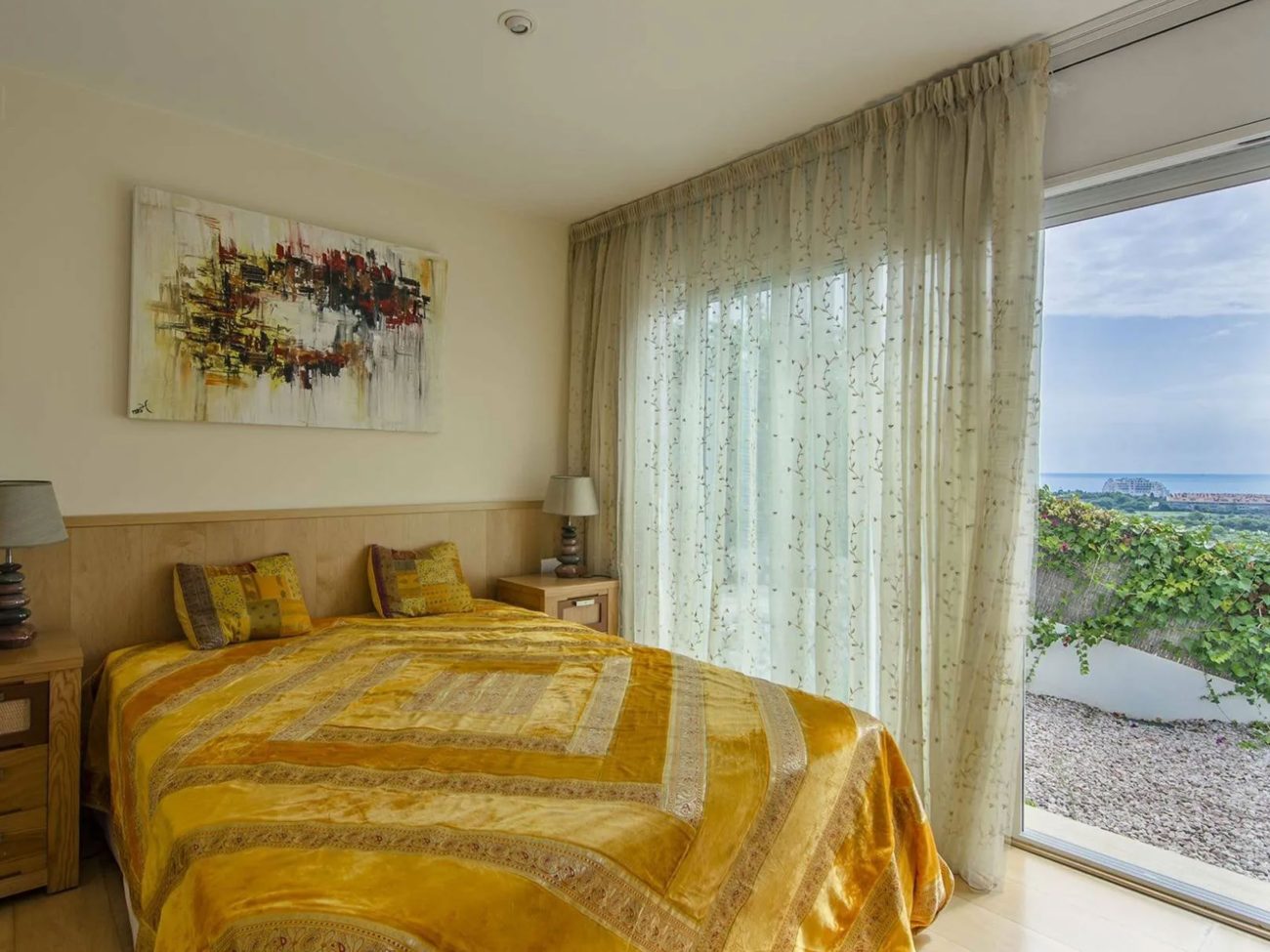 A modern and elegant home in a privileged location