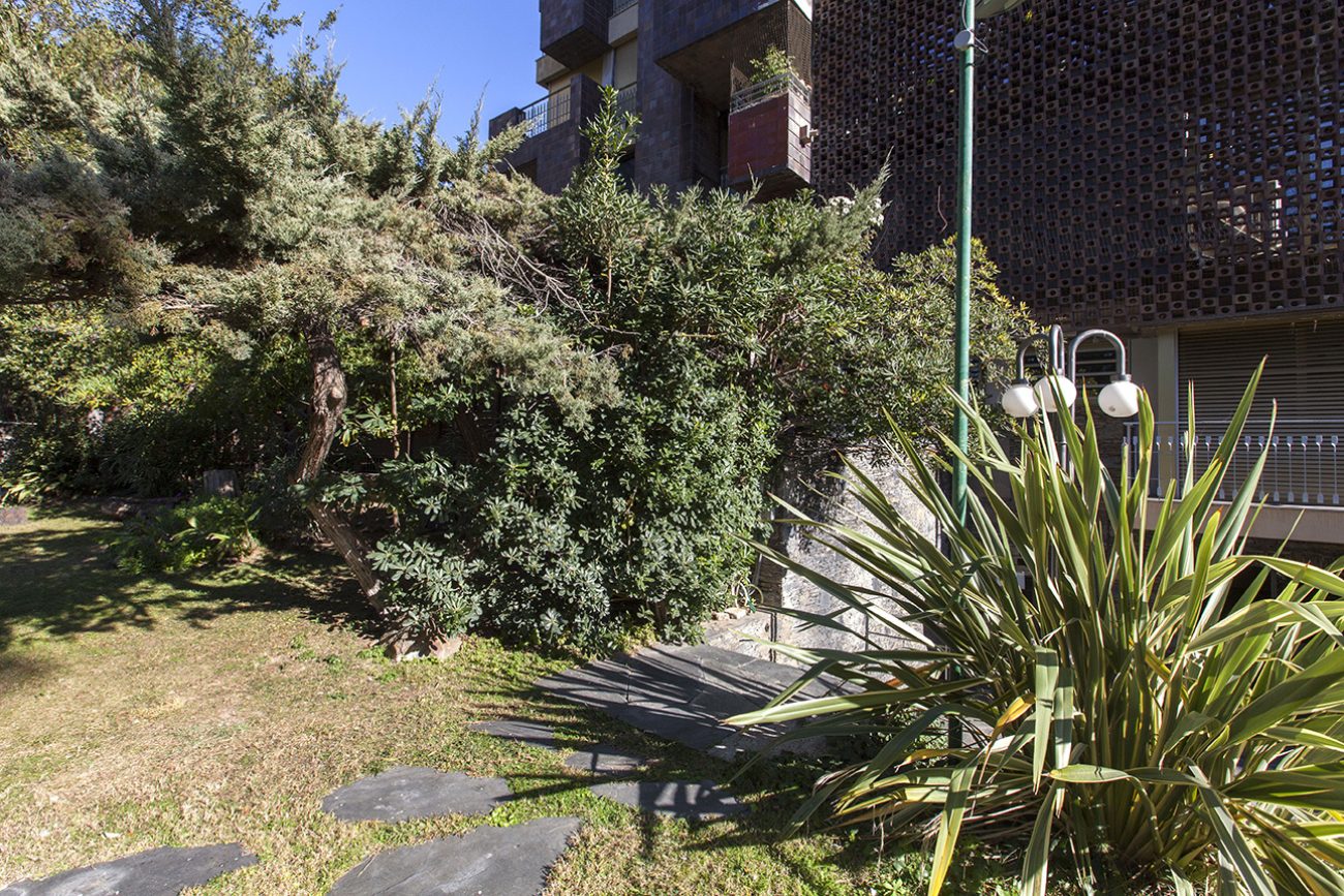 Great opportunity to reform in an exclusive urbanization in Pedralbes