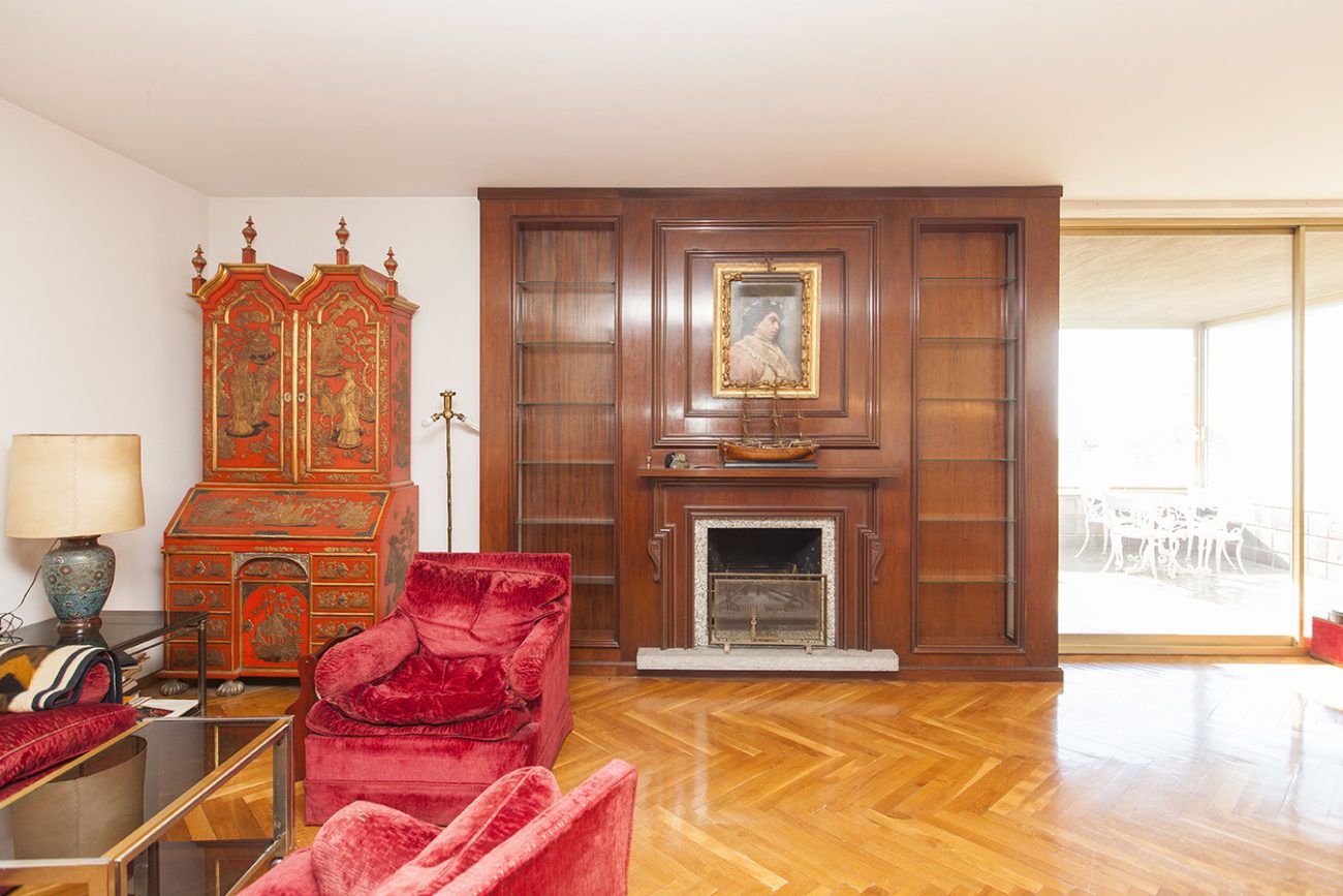 Great opportunity to reform in an exclusive urbanization in Pedralbes